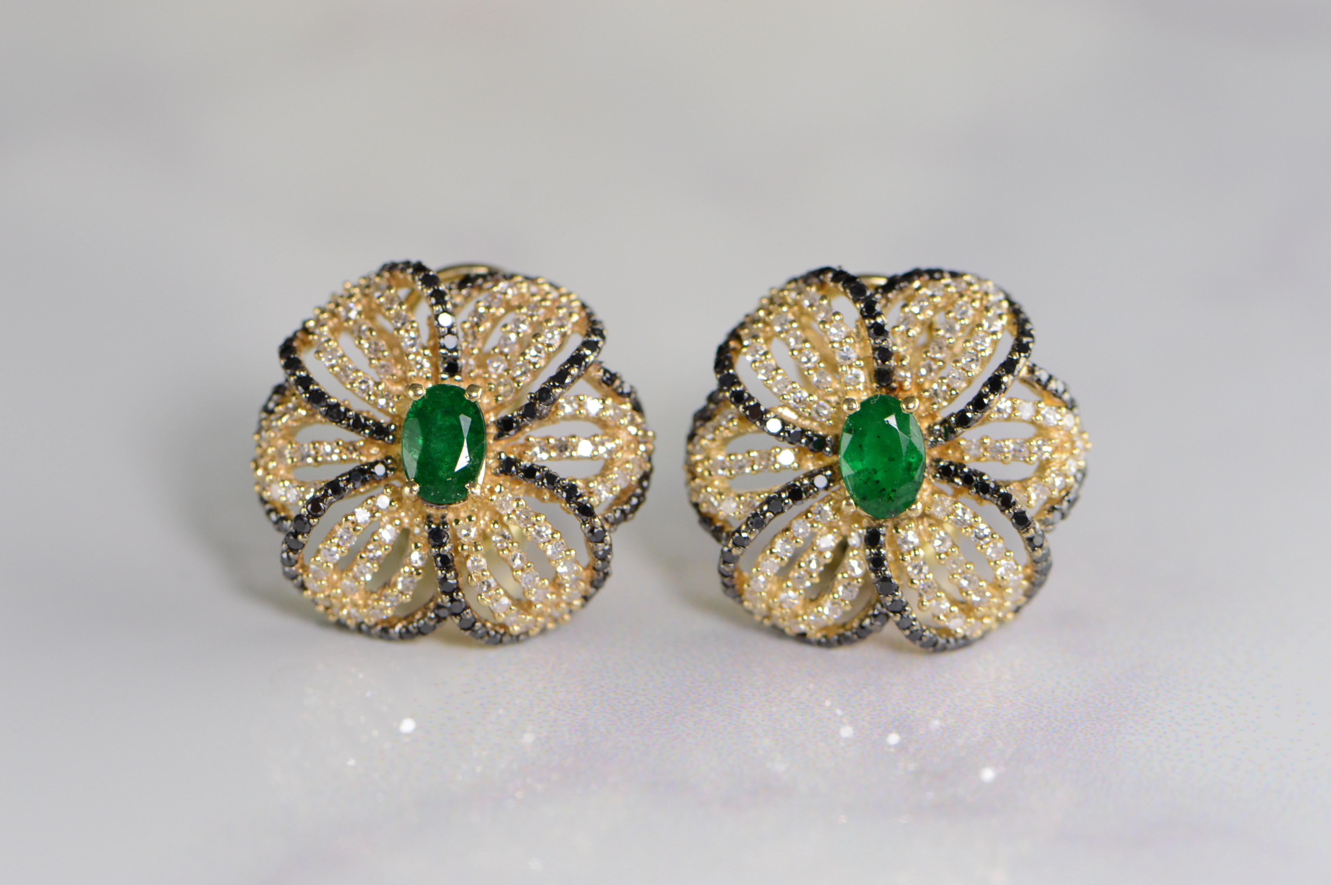 Emerald Black and White Diamond Gold Flower Earrings For Sale 3