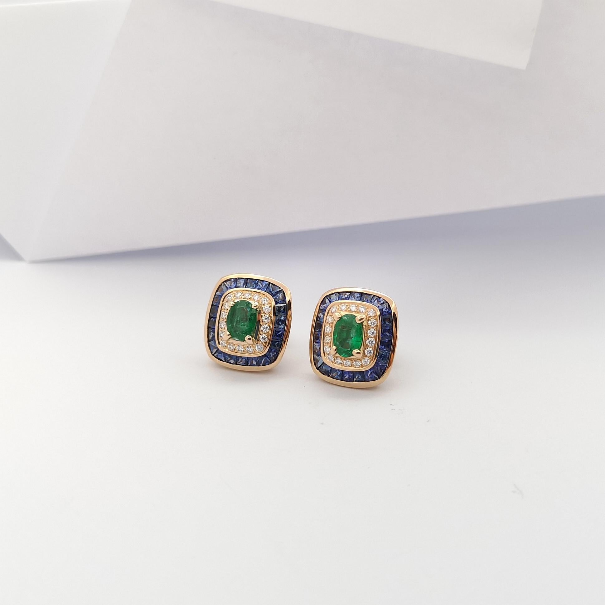 Emerald, Blue Sapphire and Diamond Earrings set in 18 Karat Rose Gold Settings In New Condition For Sale In Bangkok, TH