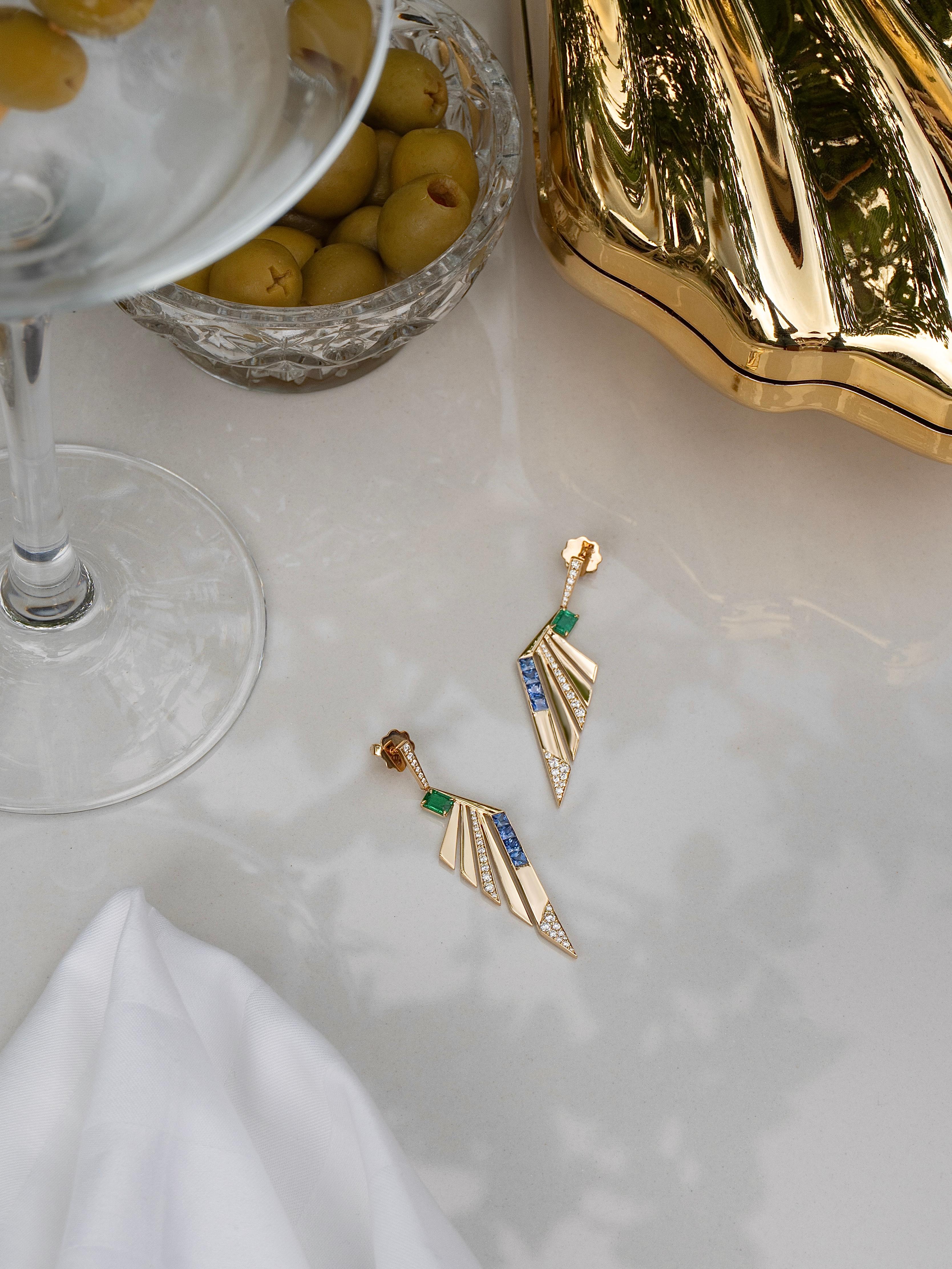 Fächerohrringe mit smaragdblauem Saphir und Diamant aus 18k Gelbgold (Moderne) im Angebot