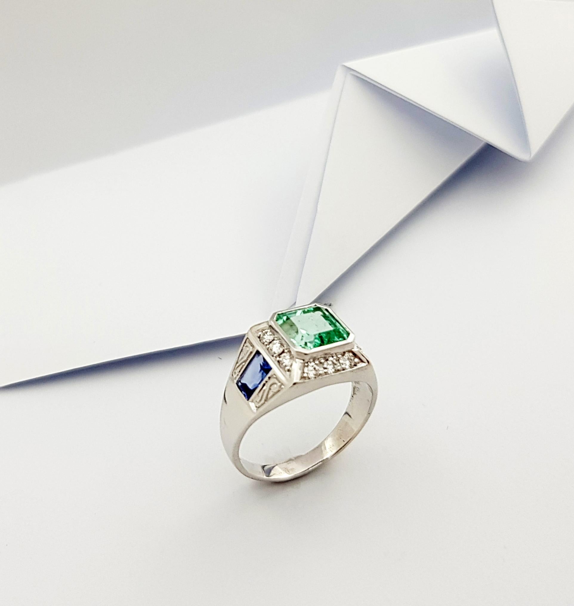 Emerald, Blue Sapphire and Diamond Ring Set in 18 Karat White Gold Settings For Sale 3