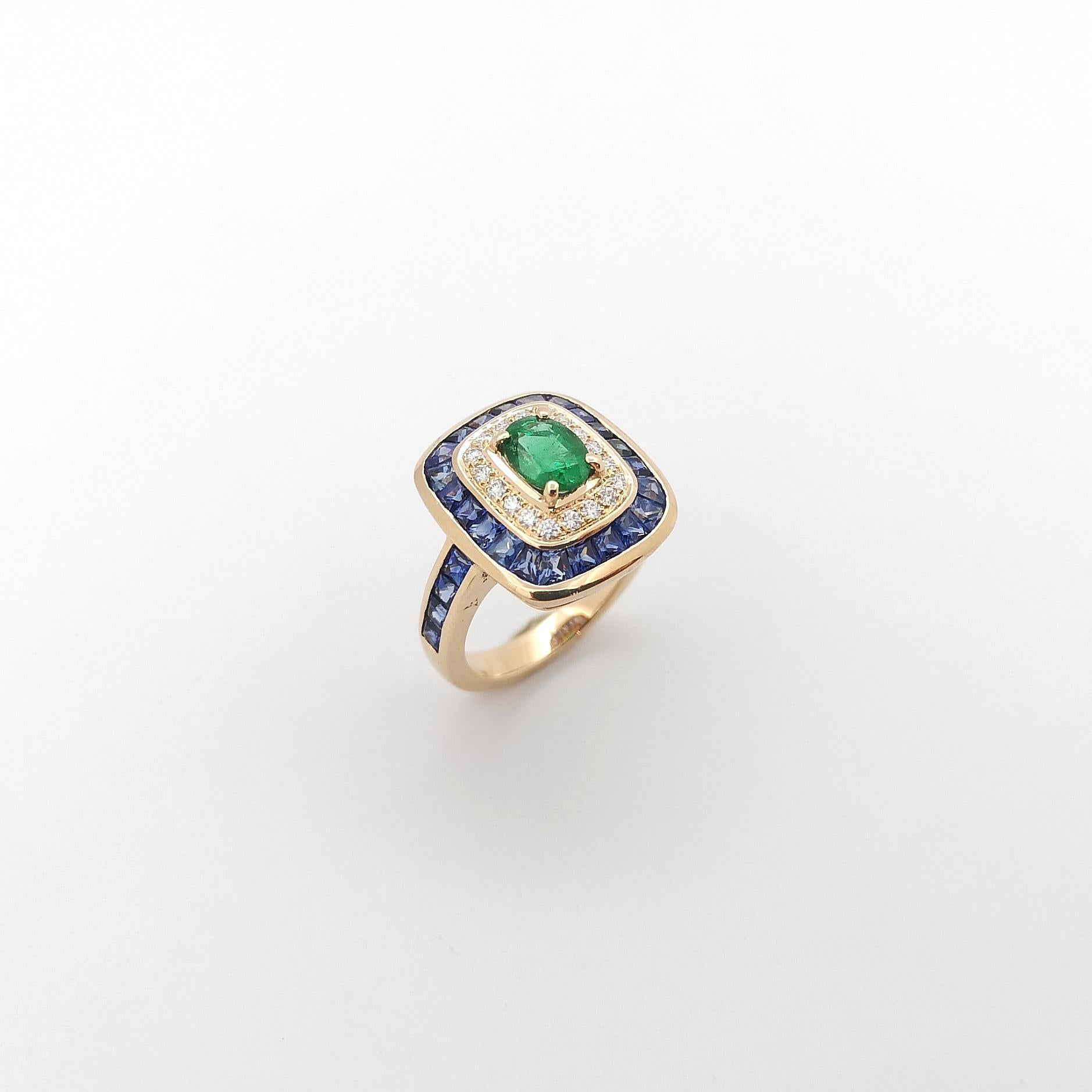 Emerald, Blue Sapphire and Diamond Ring set in 18K Rose Gold Settings For Sale 8