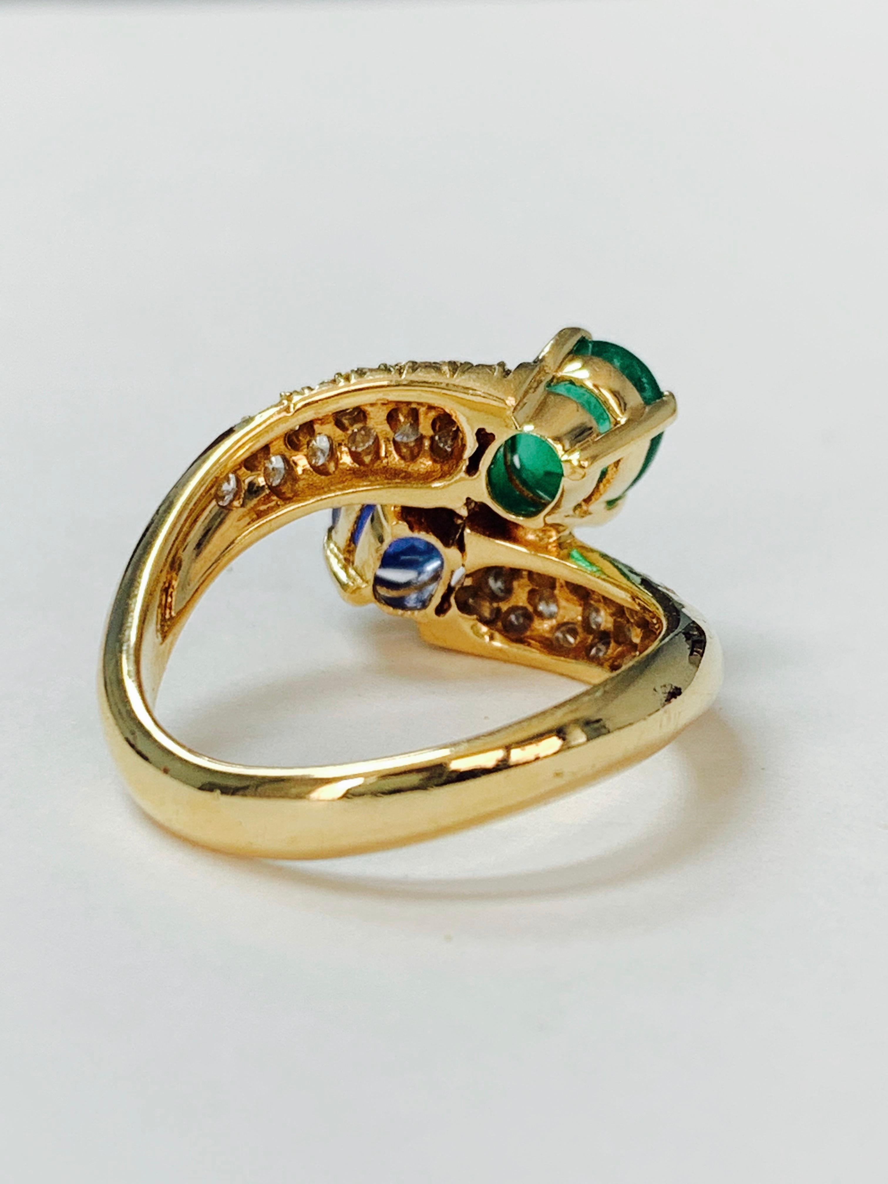 Oval Cut Emerald, Blue Sapphire and Diamond Twin Ring in 18k Yellow Gold For Sale