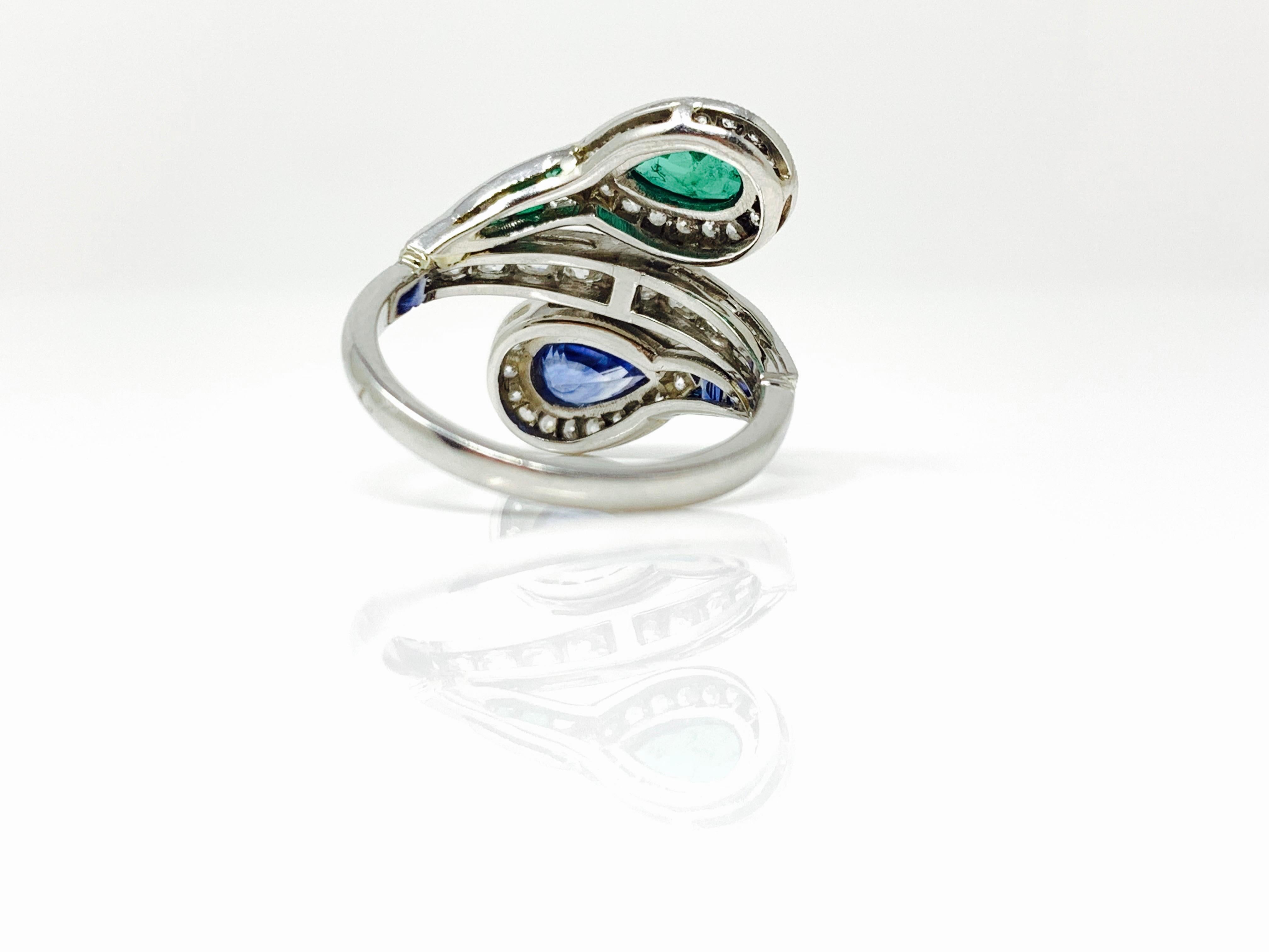 Emerald, Blue Sapphire and White Diamond Twin Ring in Platinum In New Condition For Sale In New York, NY