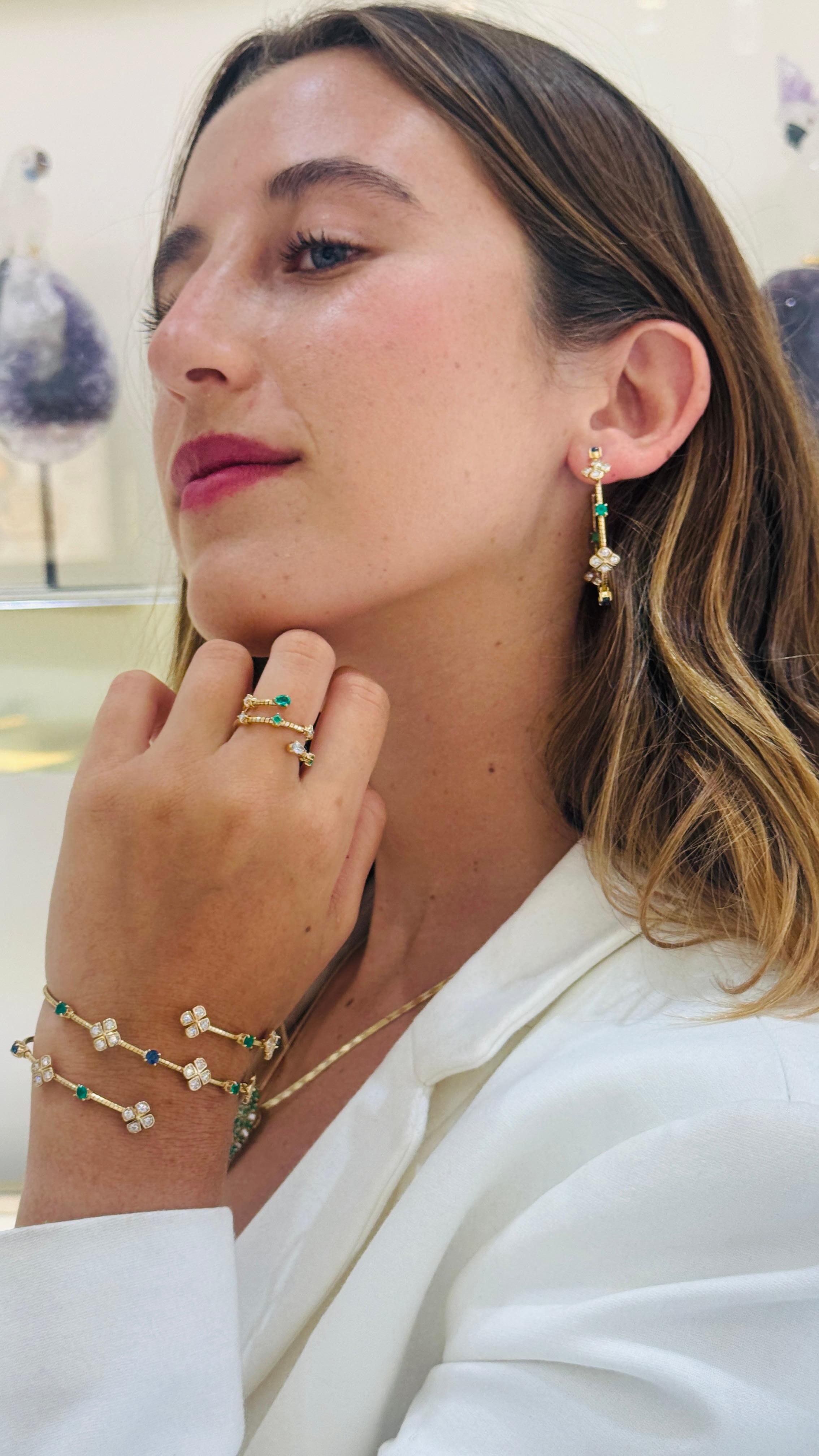 Emerald, Blue Sapphire Round And Diamond Hoop Earring In 18K Yellow Gold In New Condition For Sale In Coral Gables, FL