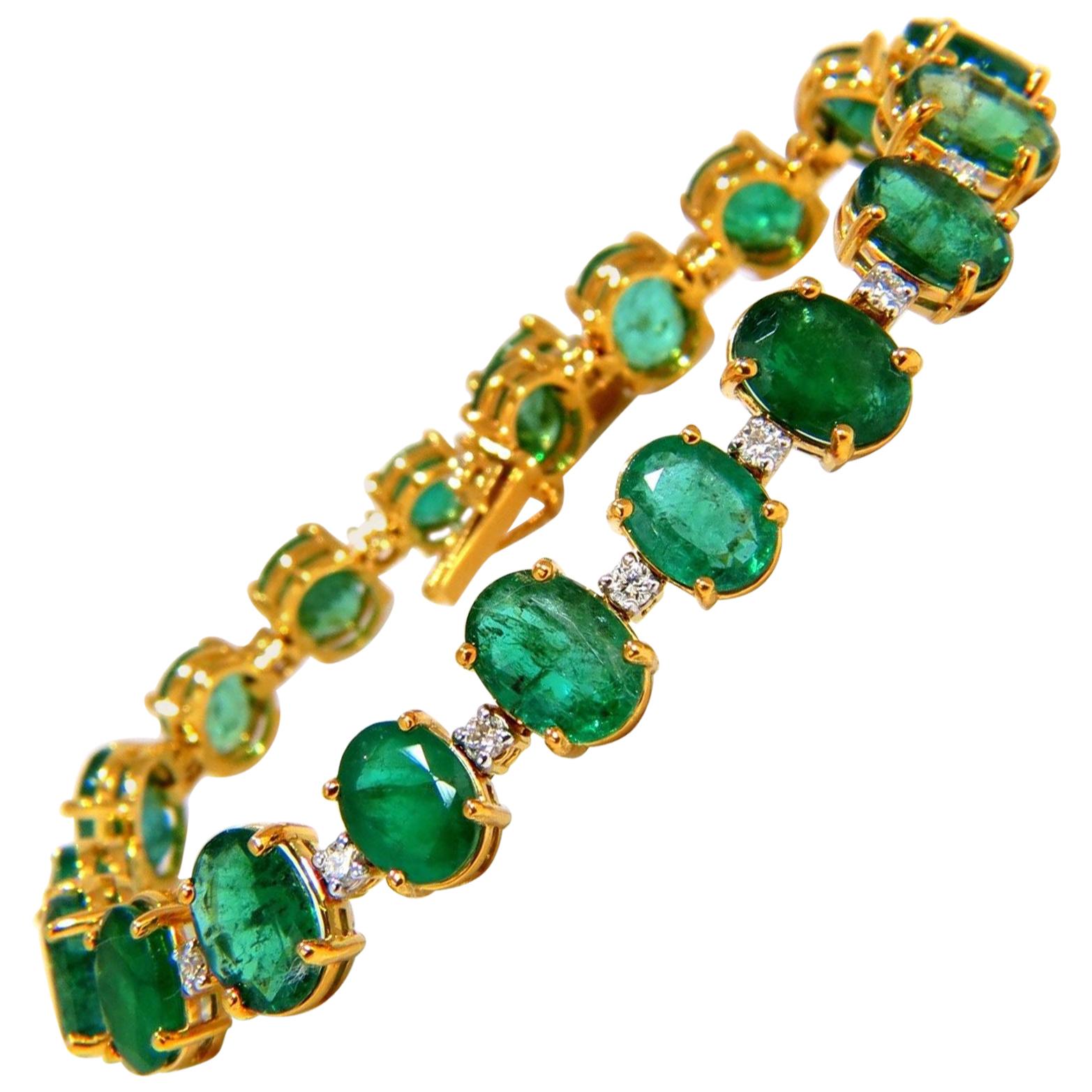 Bracelet tennis classique en émeraudes 27,42 carats et 0,75 carat de diamants, verts naturels 14 carats