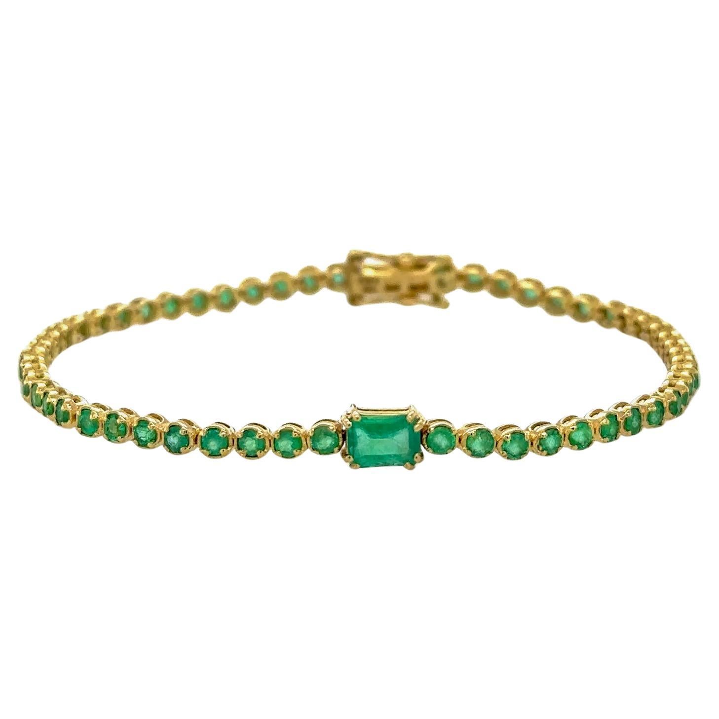 Emerald Bracelet 2.90 Carats 14K Yellow Gold For Sale