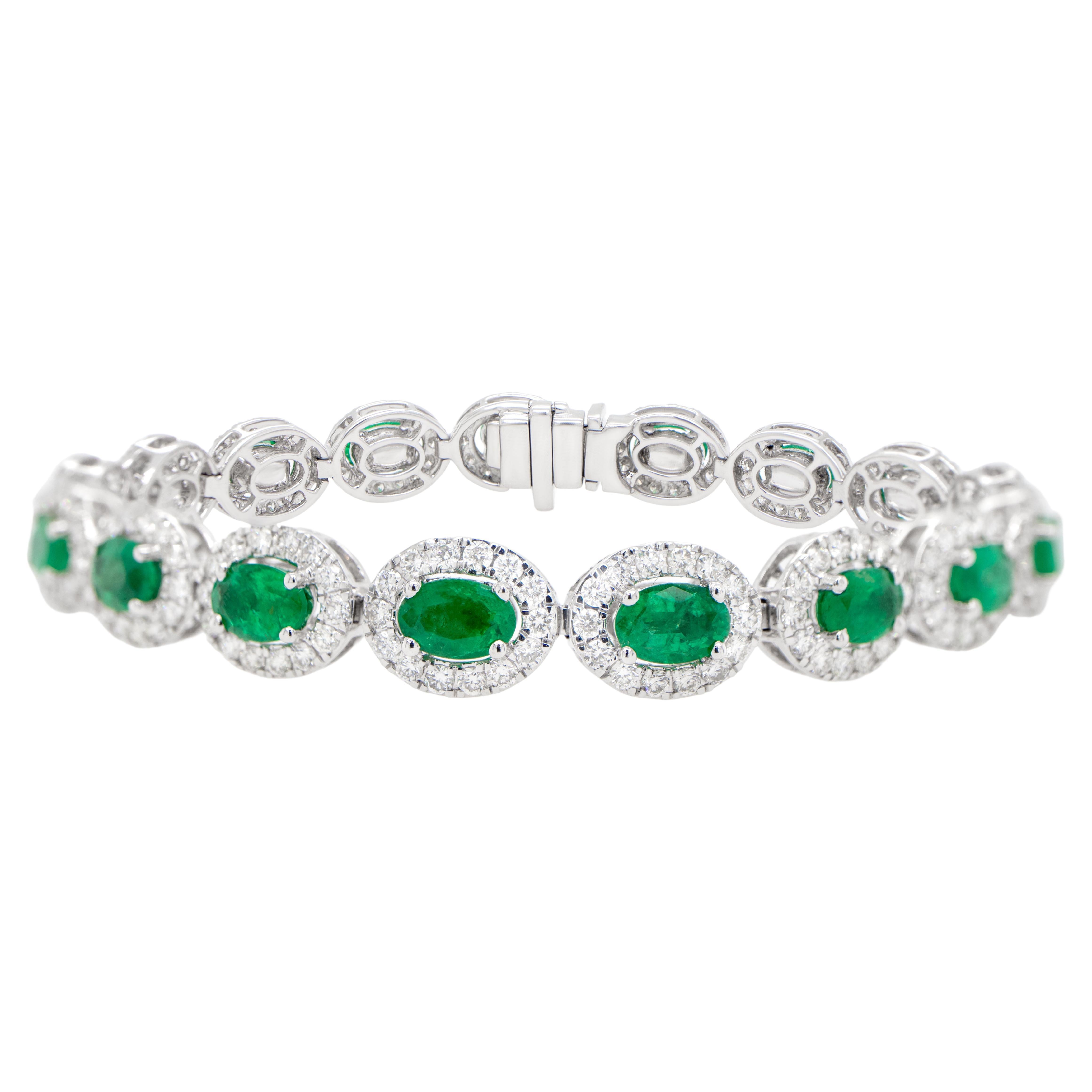 Emerald Bracelet Diamond Halo 9.76 Carats 18K Gold For Sale