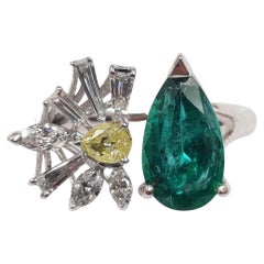 Emerald Brilliant Cut Diamond 18 Carats White Gold Ring