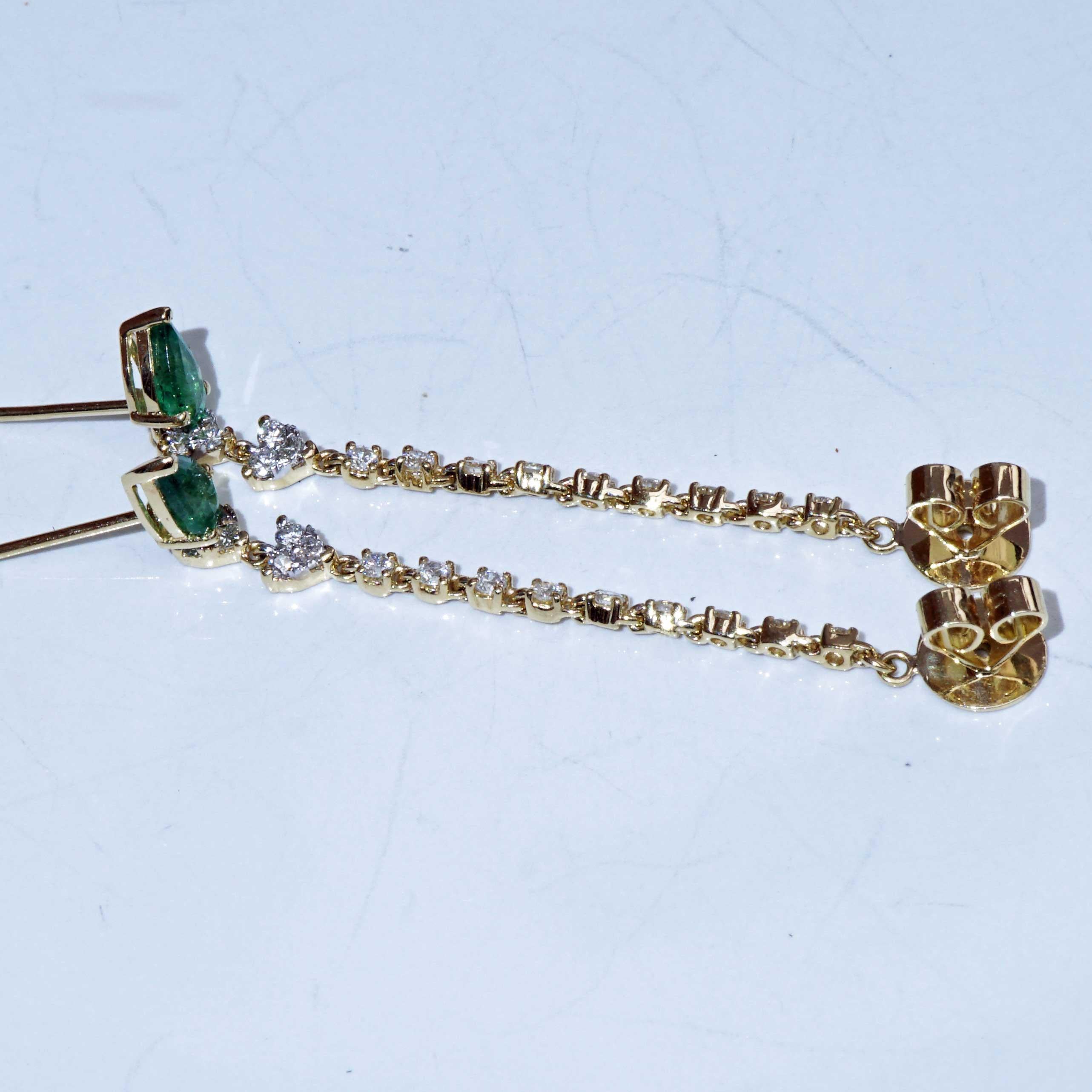 Modern Emerald Brilliant Earring Studs Chain Style very trendy 0.70 0.60ct Length 28 mm For Sale