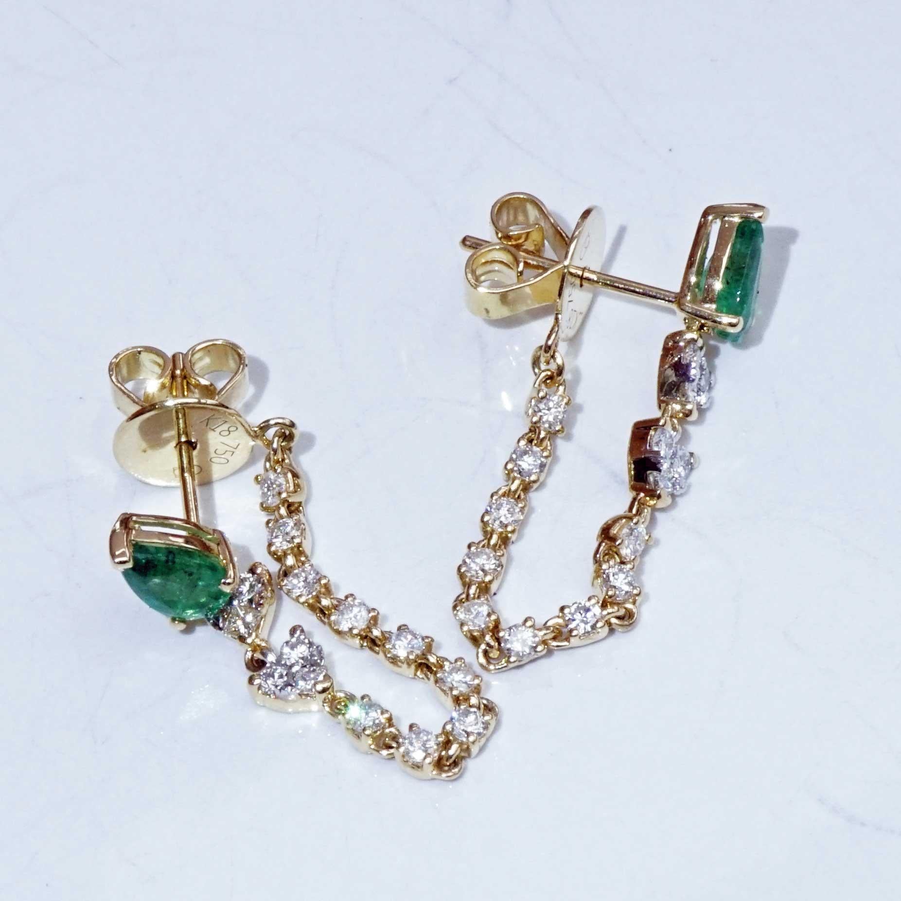 Brilliant Cut Emerald Brilliant Earring Studs Chain Style very trendy 0.70 0.60ct Length 28 mm For Sale