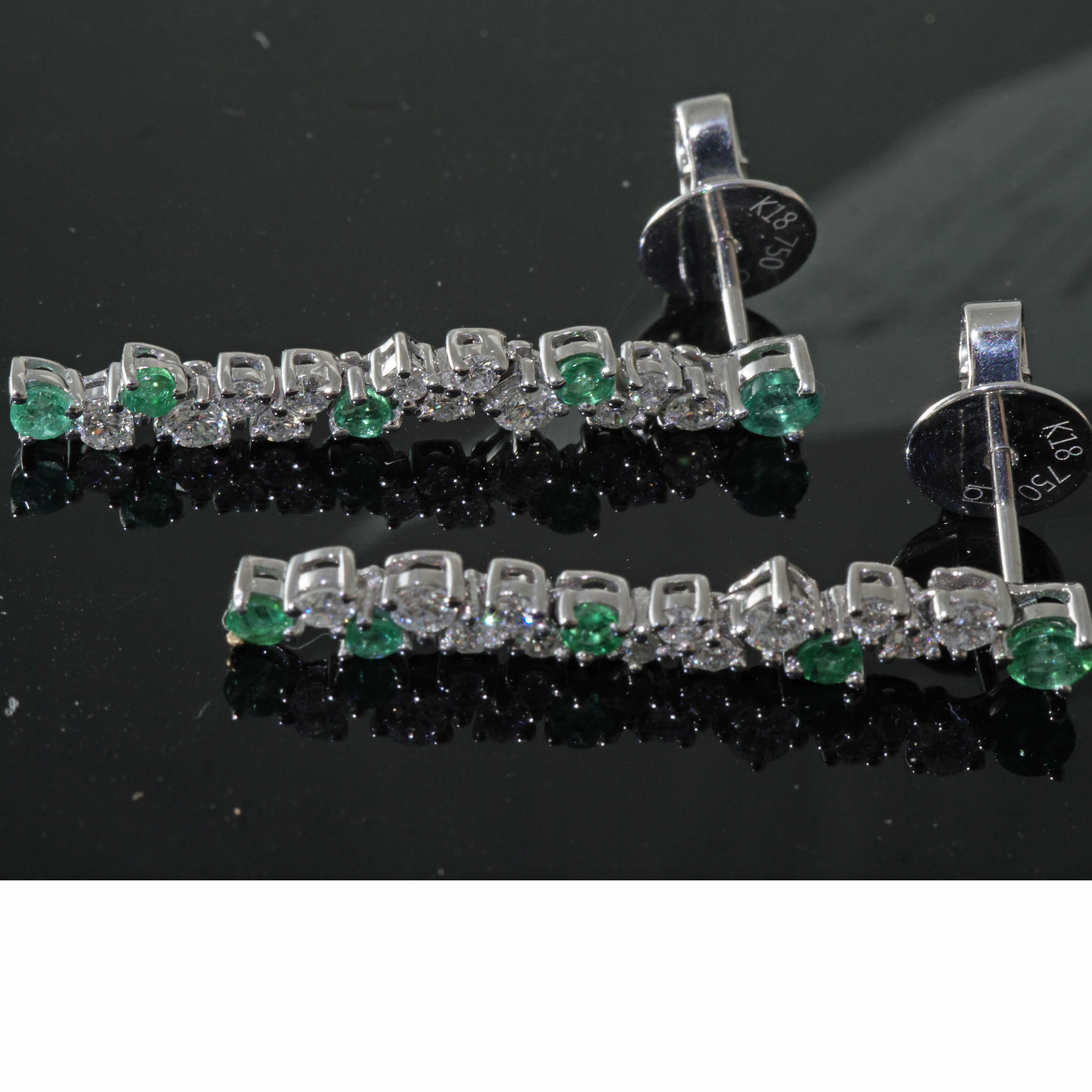 Smaragd-Brillant-Ohrringe für einen glorreichen Auftritt 0,40 ct 0,56 ct 27 x 4 mm im Zustand „Neu“ im Angebot in Viena, Viena