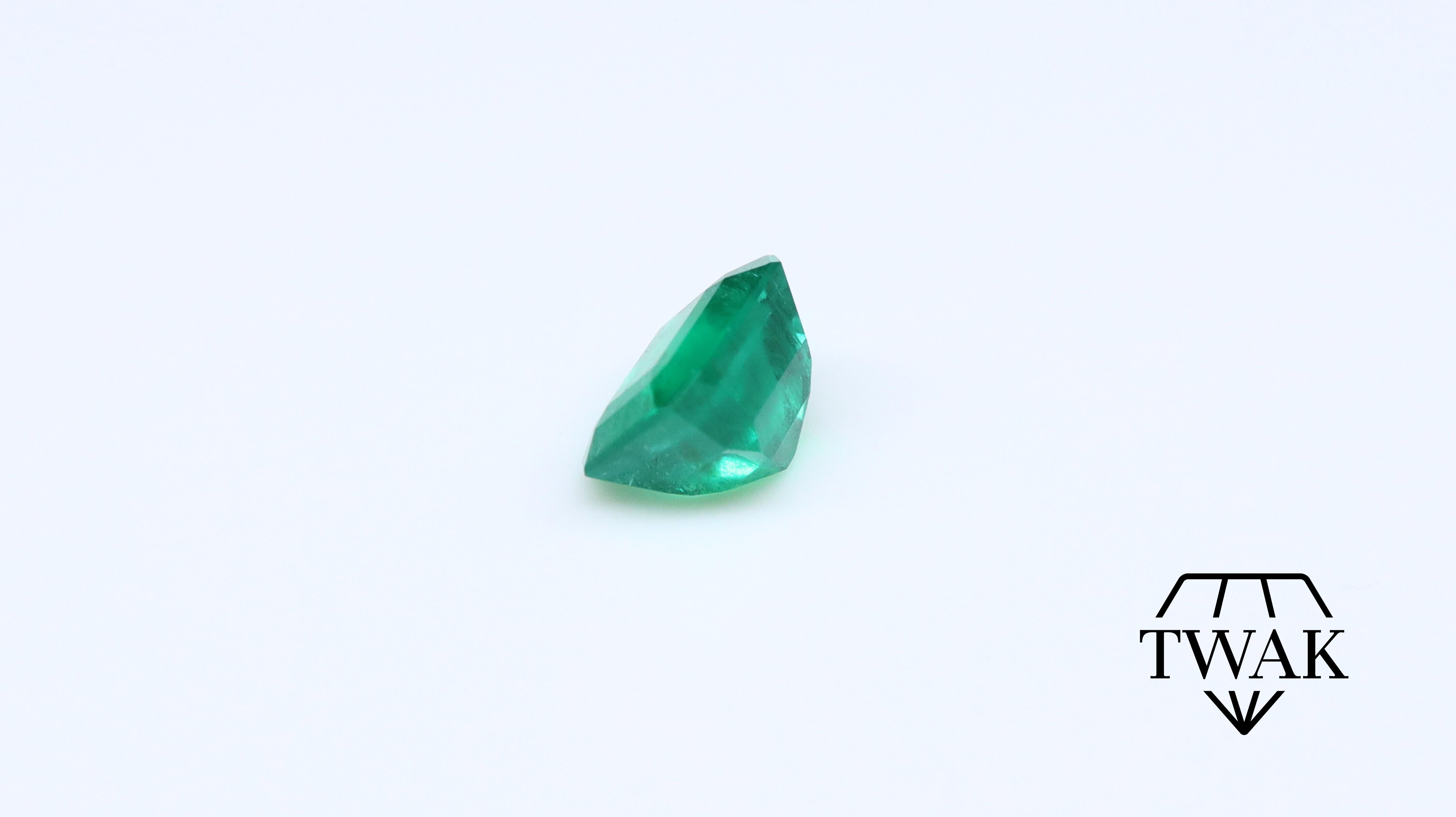 Emerald Cut Emerald ca. 6x5mm 0.71ct For Sale