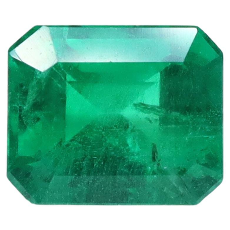 Emerald ca. 6x5mm 0.71ct For Sale