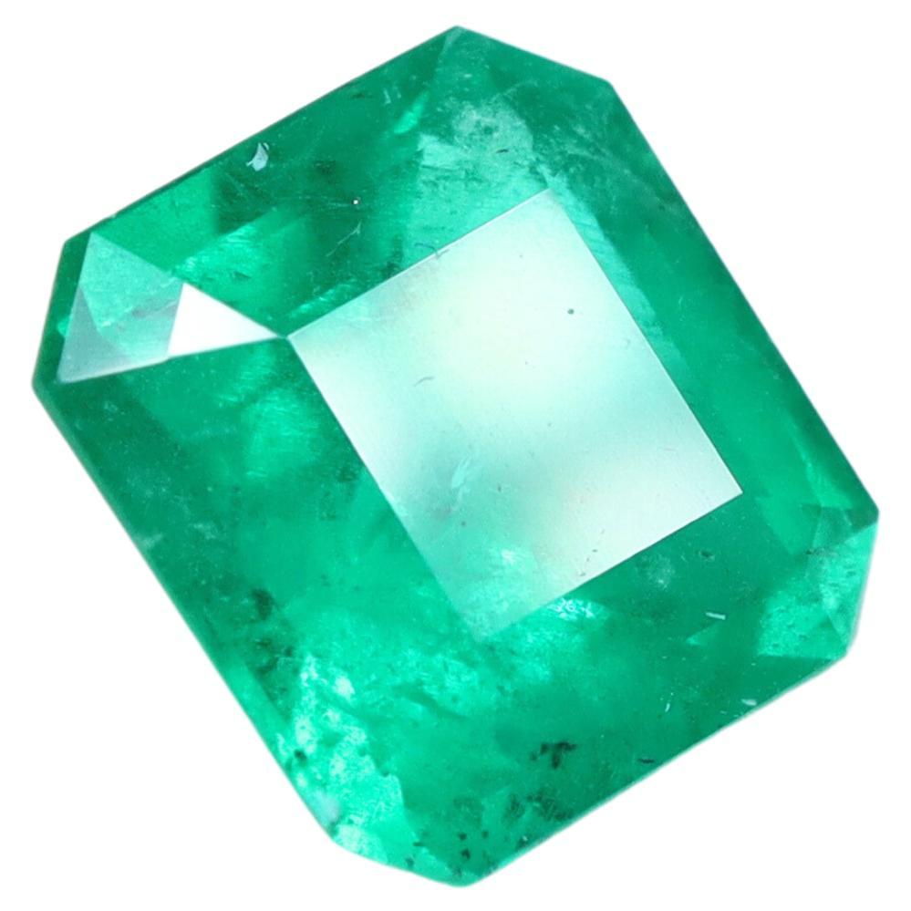 Emerald ca. 8.5mm 2.41ct For Sale