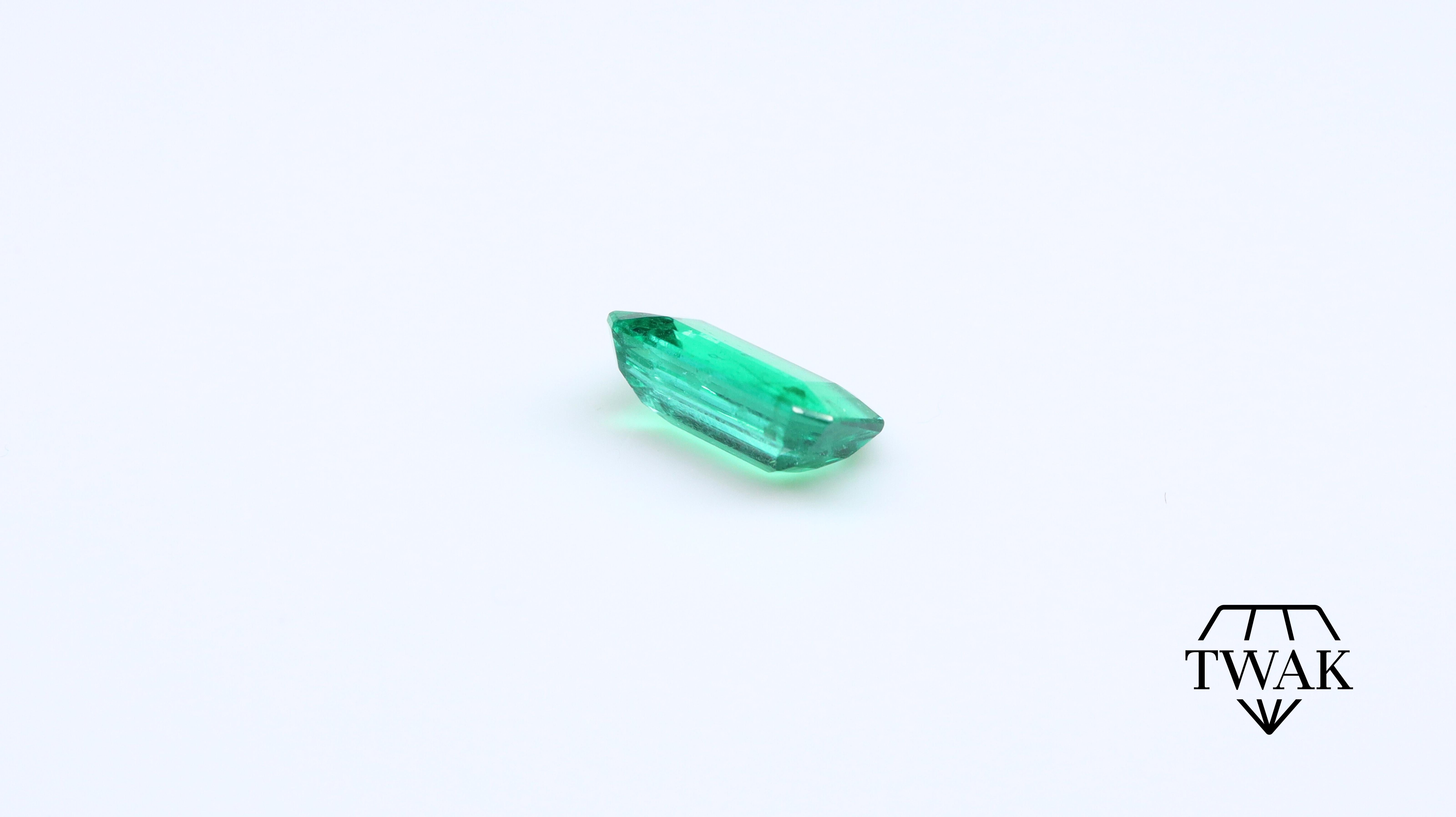 Emerald ca. 9x6mm 1.44ct In New Condition For Sale In Antwerpen, BE