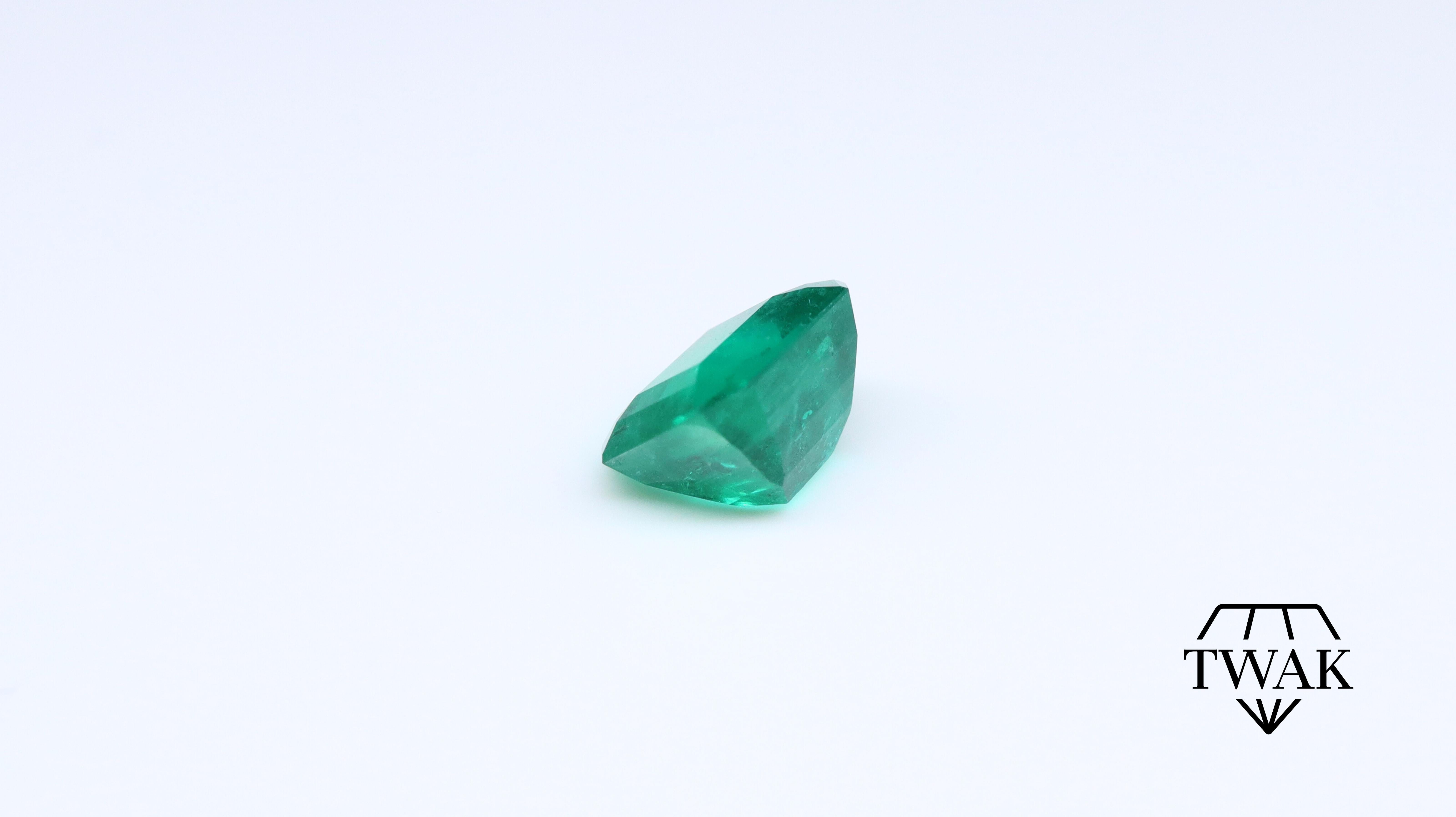 Emerald ca. 9x8mm 2.79ct In New Condition For Sale In Antwerpen, BE