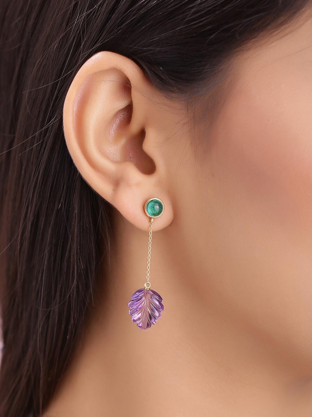 Modern Emerald Cabochon and Amethyst Carved Leaves Earrings Handmade in 18K Yellow Gold For Sale