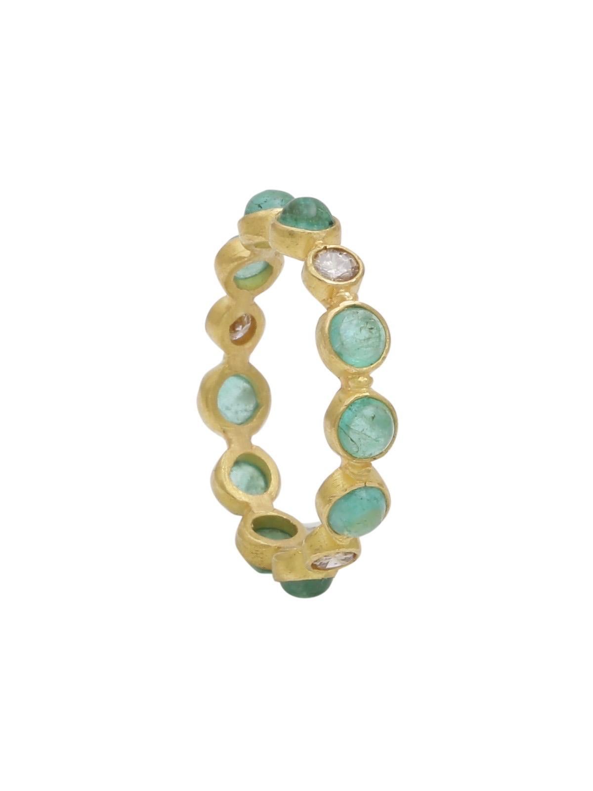 Eternity-Ring aus 22 Karat Gold mit Smaragd, Cabochon und Diamant, handgefertigt (Kunsthandwerker*in)