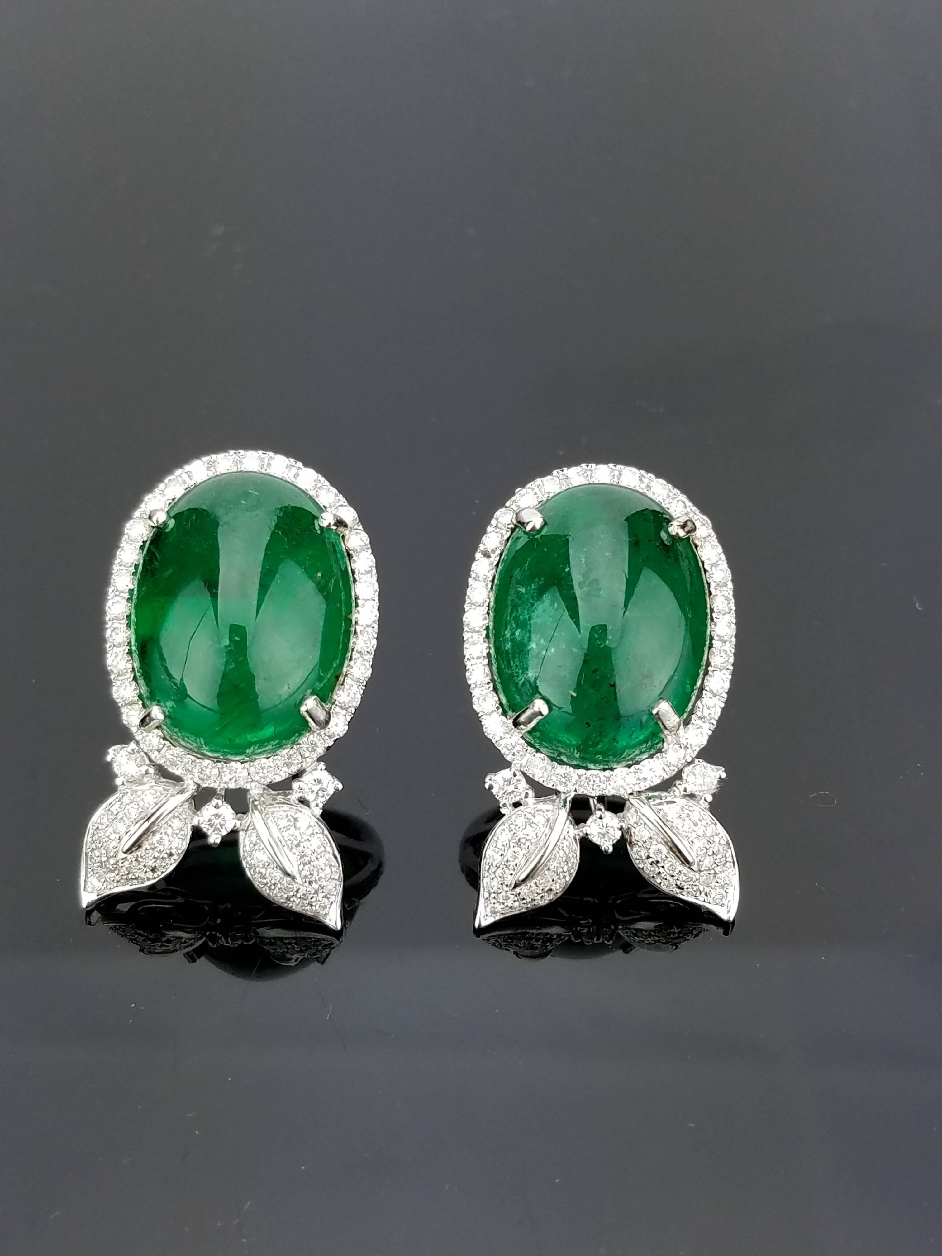 Emerald Cabochon and Diamond Floral Ring and Earring Suite In Excellent Condition In Bangkok, Thailand