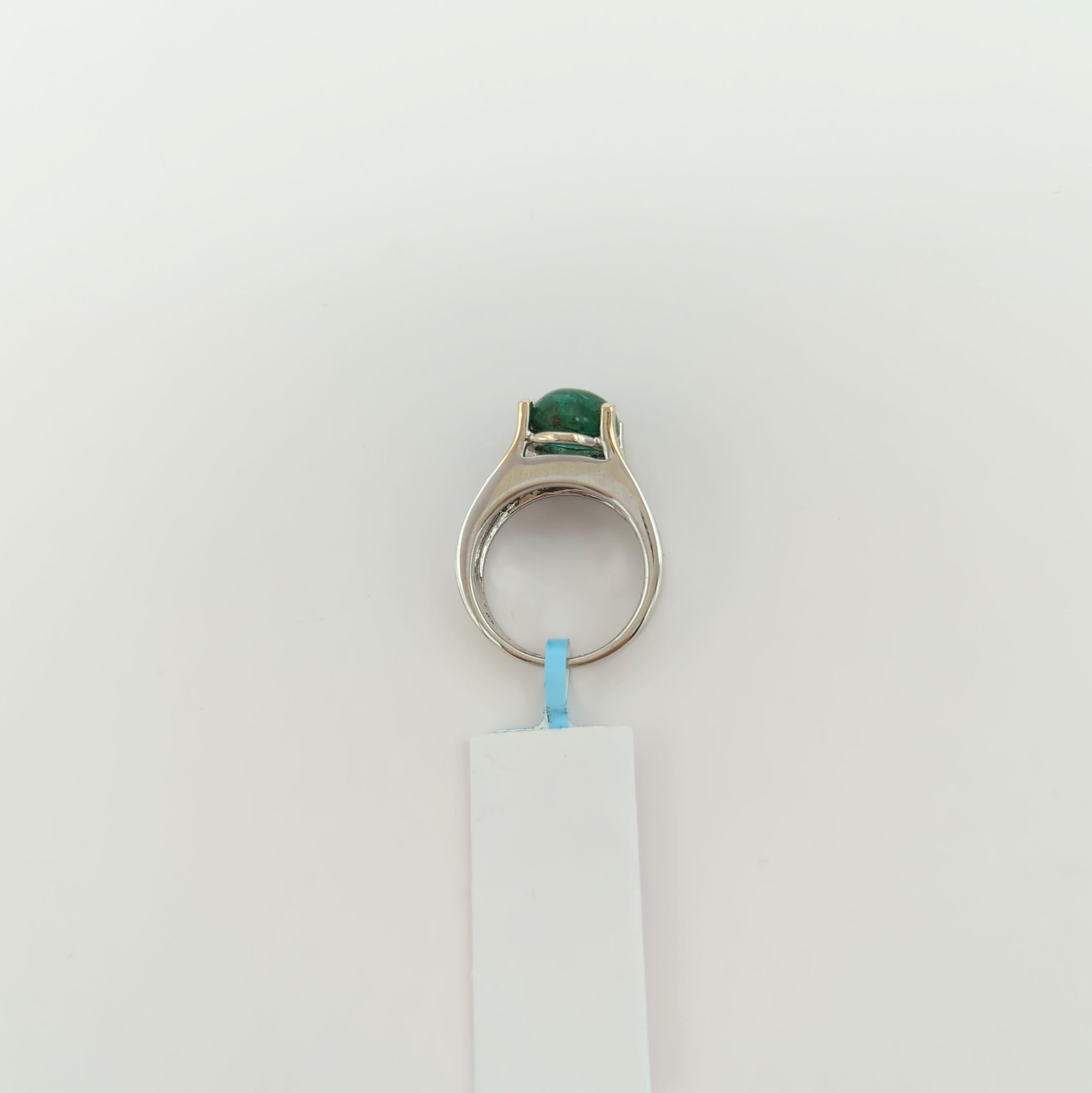Emerald Cabochon and White Diamond Cocktail Ring in 18K White Gold In New Condition For Sale In Los Angeles, CA