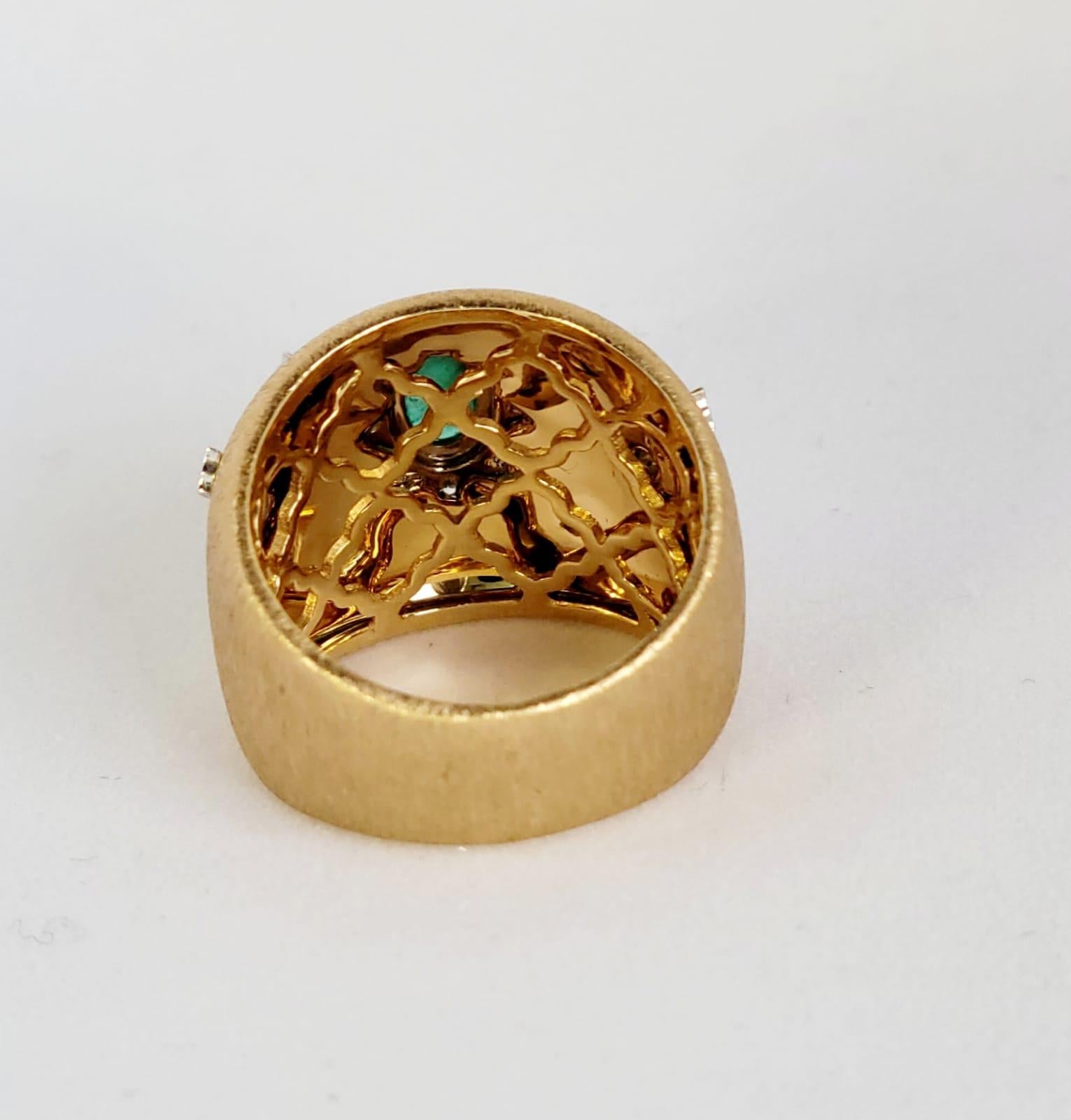 Emerald Cabochon Art Deco Cocktail Ring with Diamonds 18K in Florentine Finish In New Condition In Hong Kong, HK