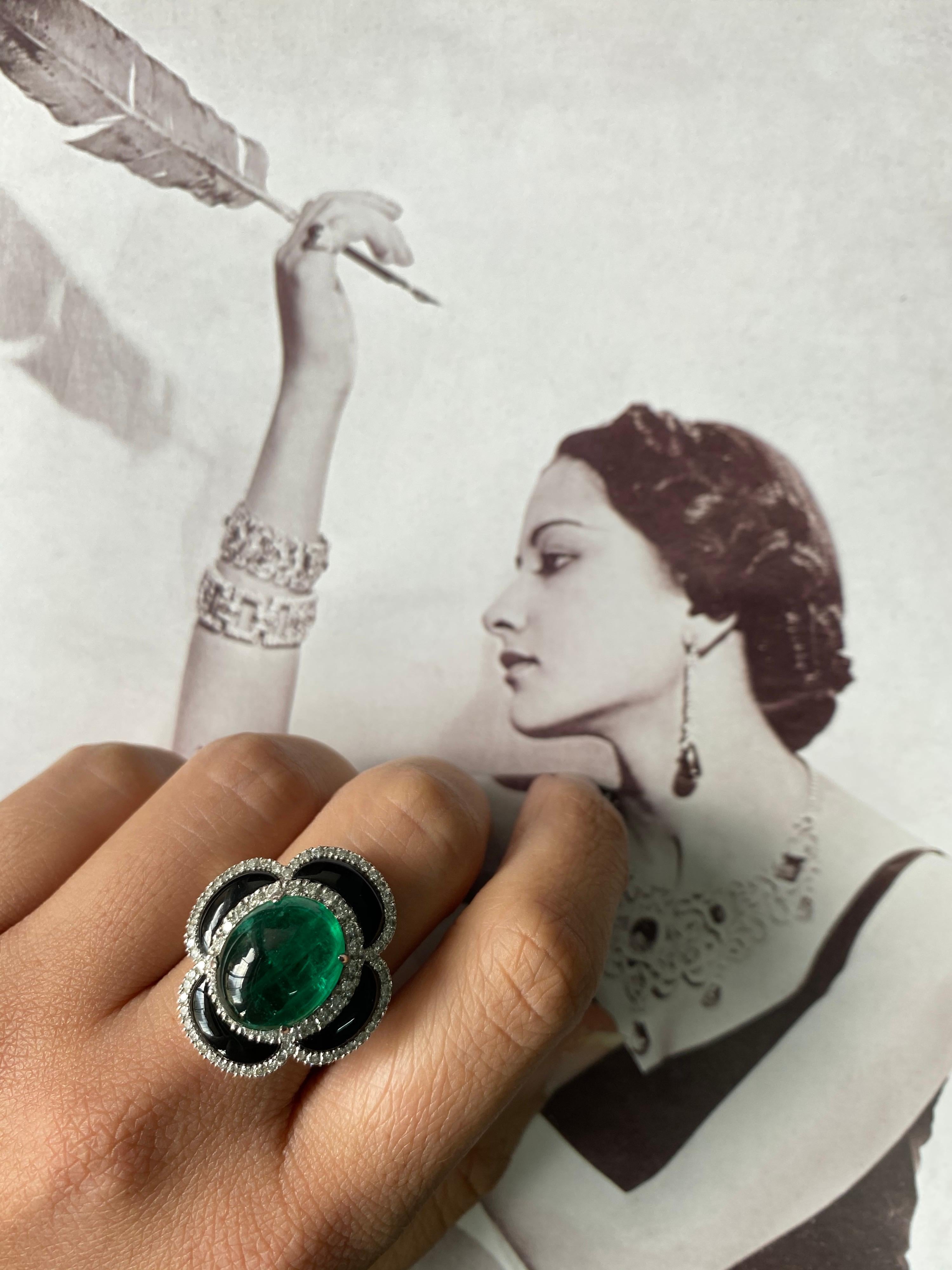 Emerald Cabochon, Black Onyx and Diamond Earring and Ring Suite For Sale 1