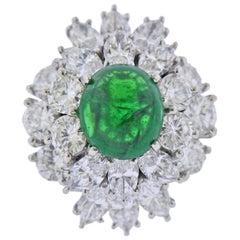 Platin-Cocktailring mit Smaragd und Cabochon-Diamant