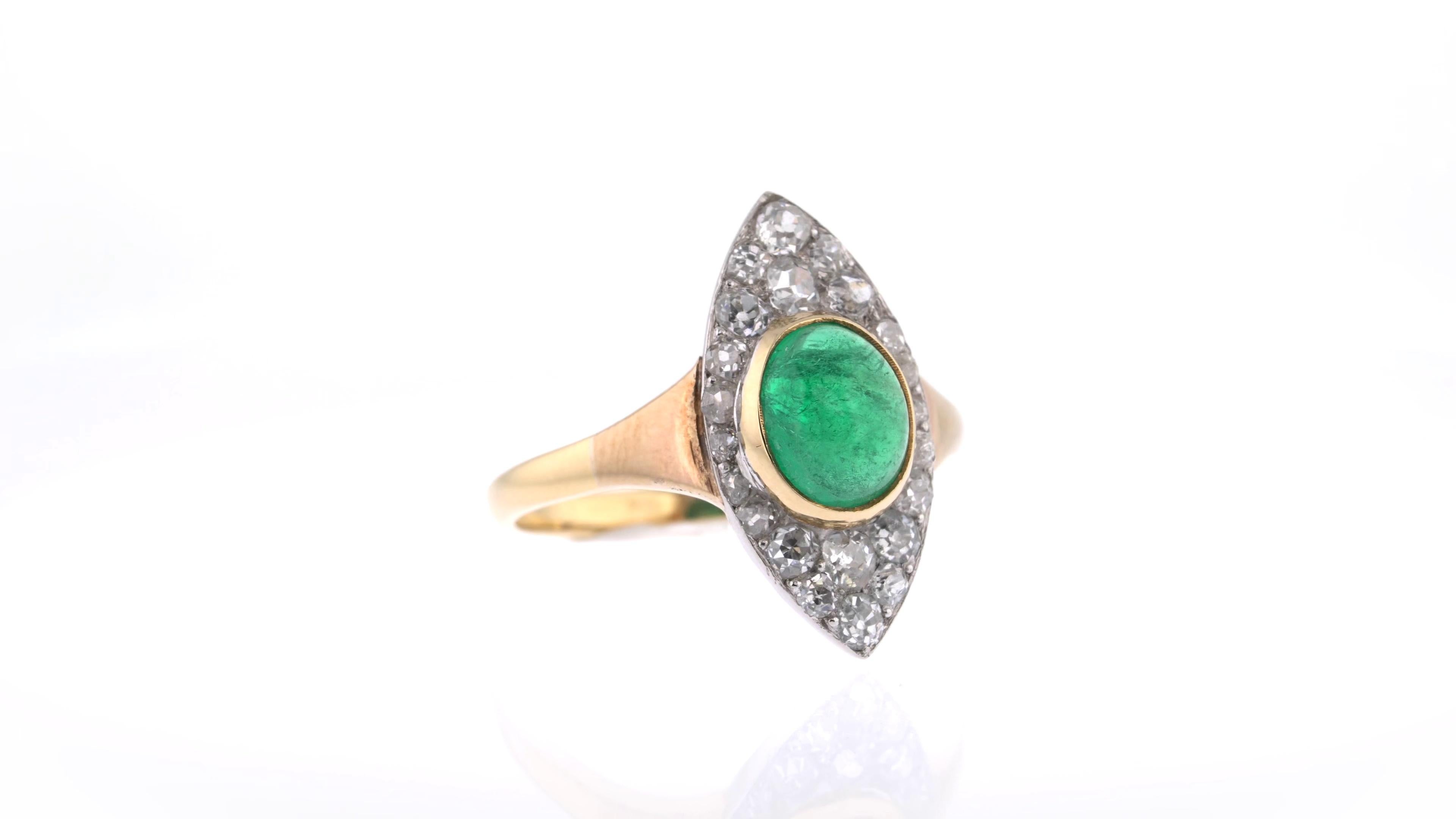 Women's or Men's 1.17 Carats Emerald Cabochon Ring with Vintage-Style Diamond Cluster For Sale