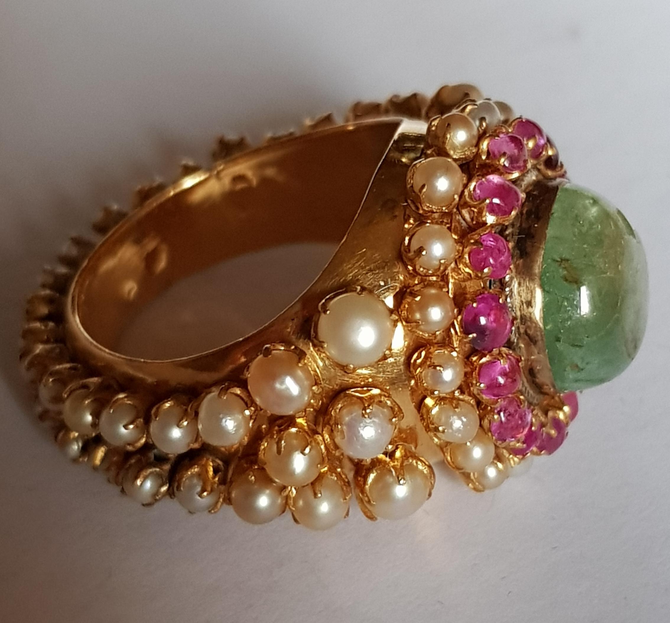 Emerald Cabochon, Ruby and Seed Pearl Dome Ring in 22 Karat Gold In Good Condition For Sale In OVIEDO, AS