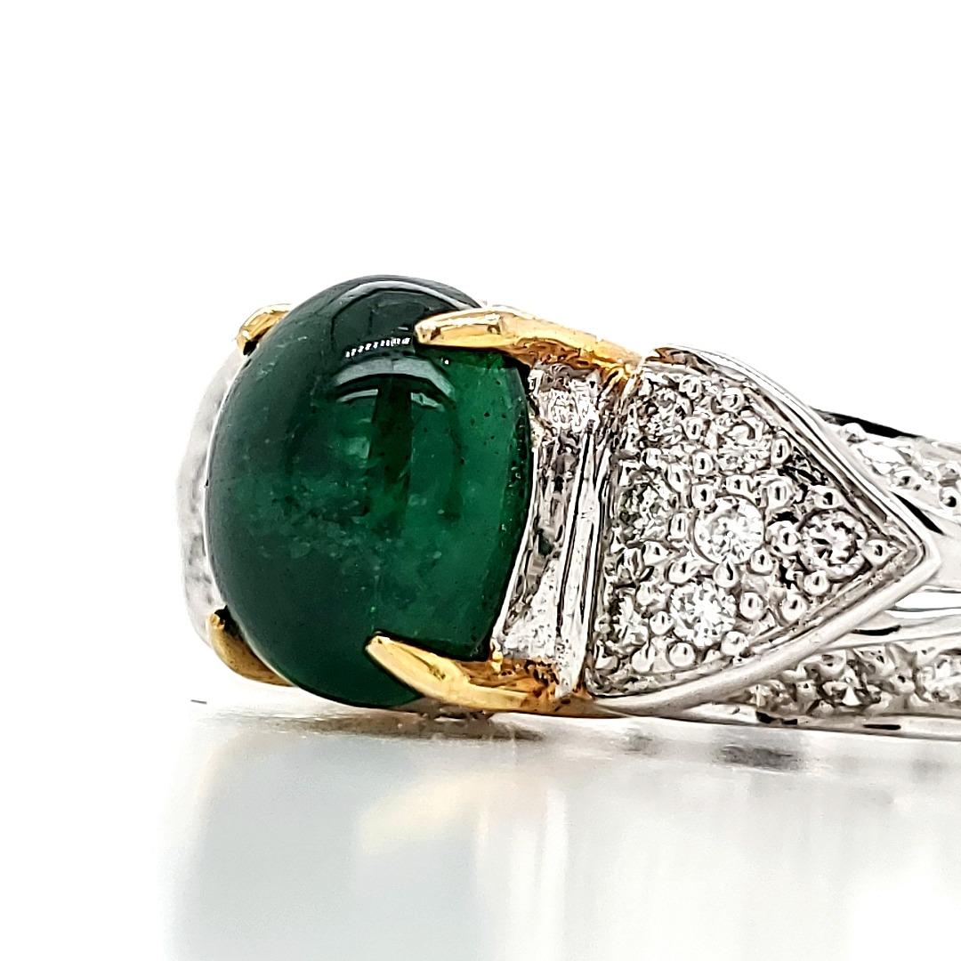 Women's or Men's Emerald Cabochone Engagement ring with diamond studded gold planks.  For Sale