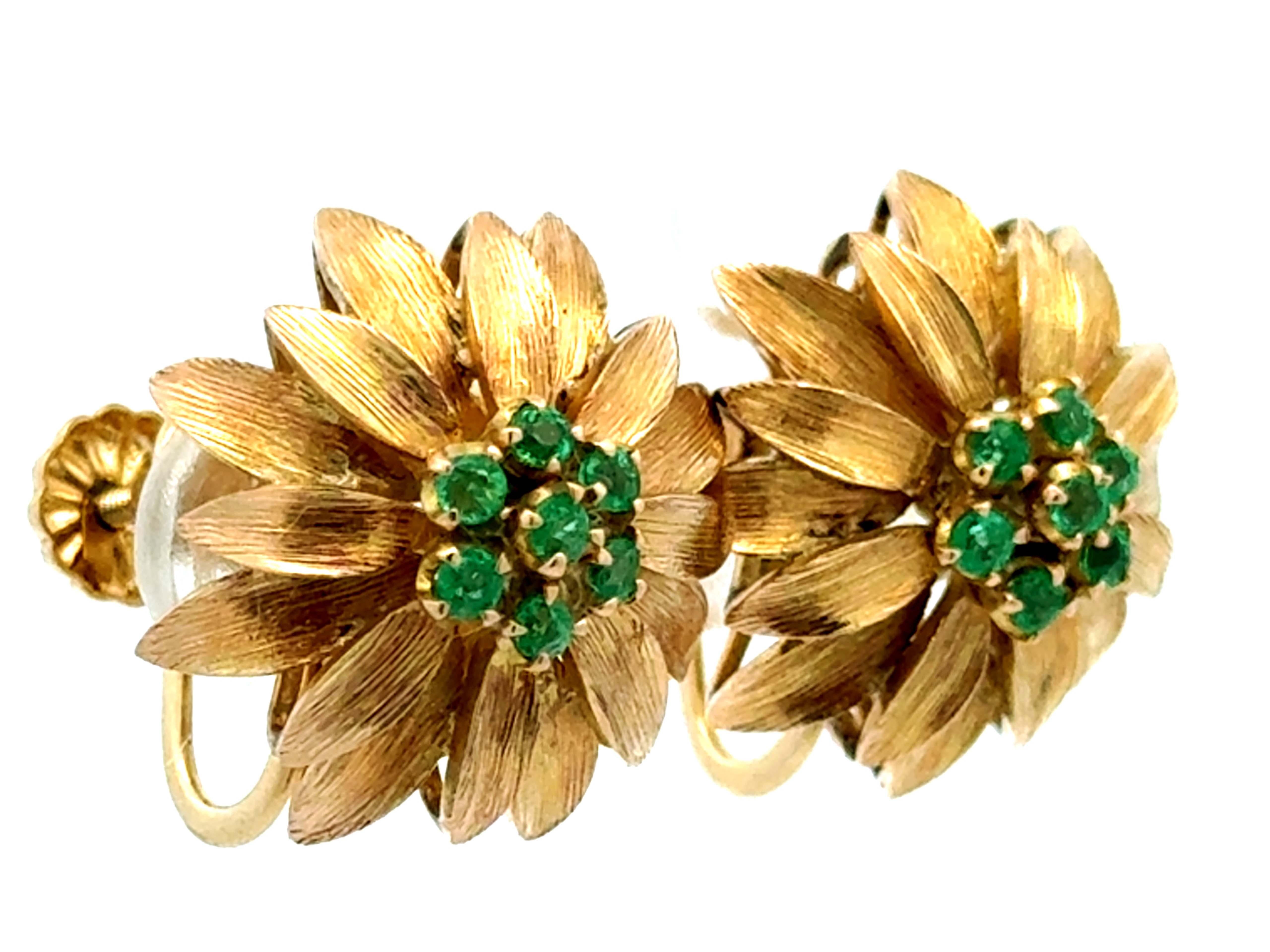 Modern Emerald Center Flower Earrings 14k Yellow Gold For Sale