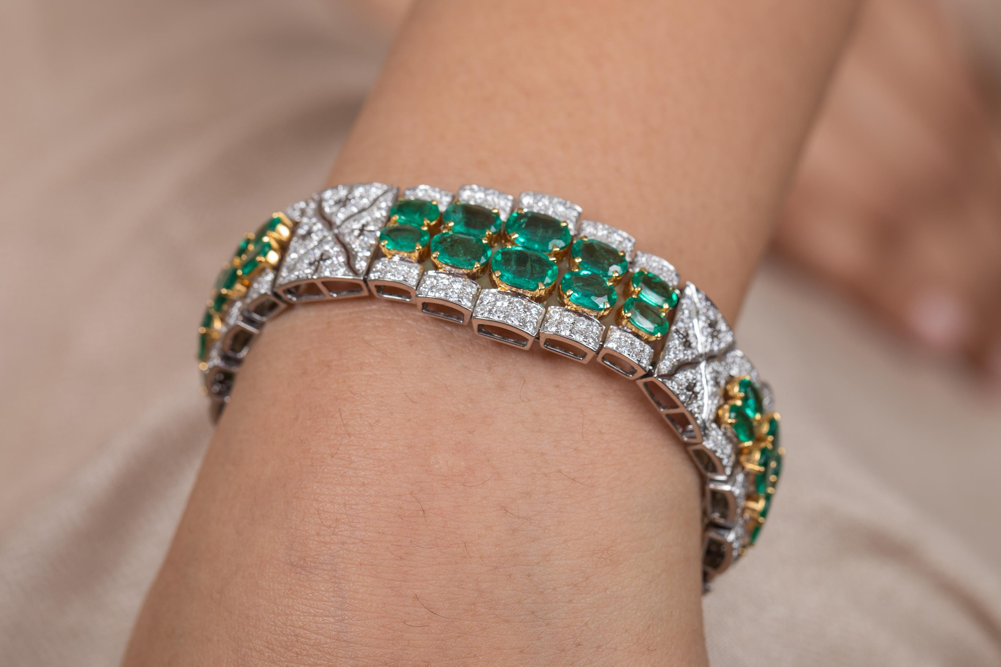 23.74 CTW Emerald and 7.09 CTW Diamond Bold Bracelet in 18k Solid White Gold For Sale 1