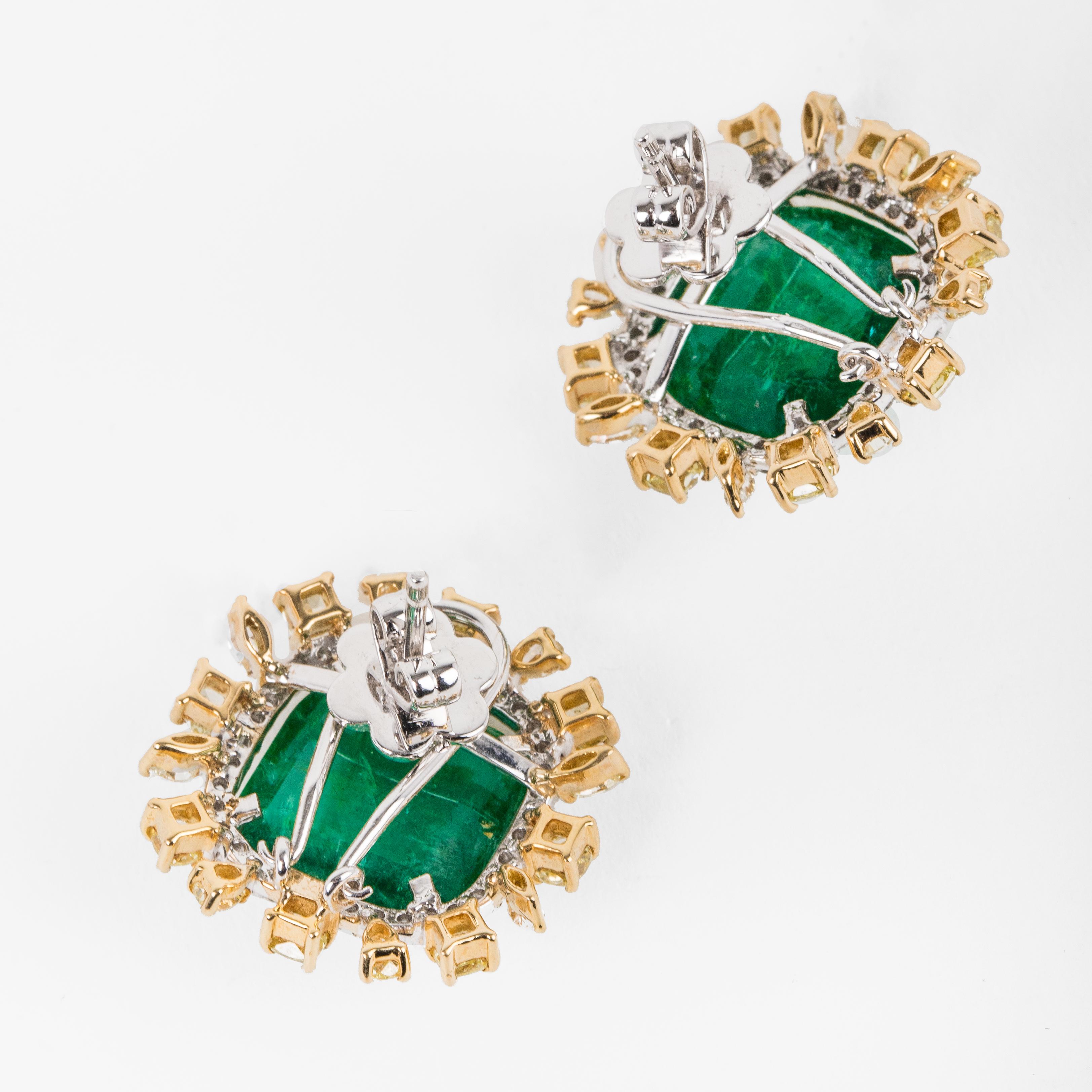 Emerald Checkerboard Earring In New Condition In New York, NY