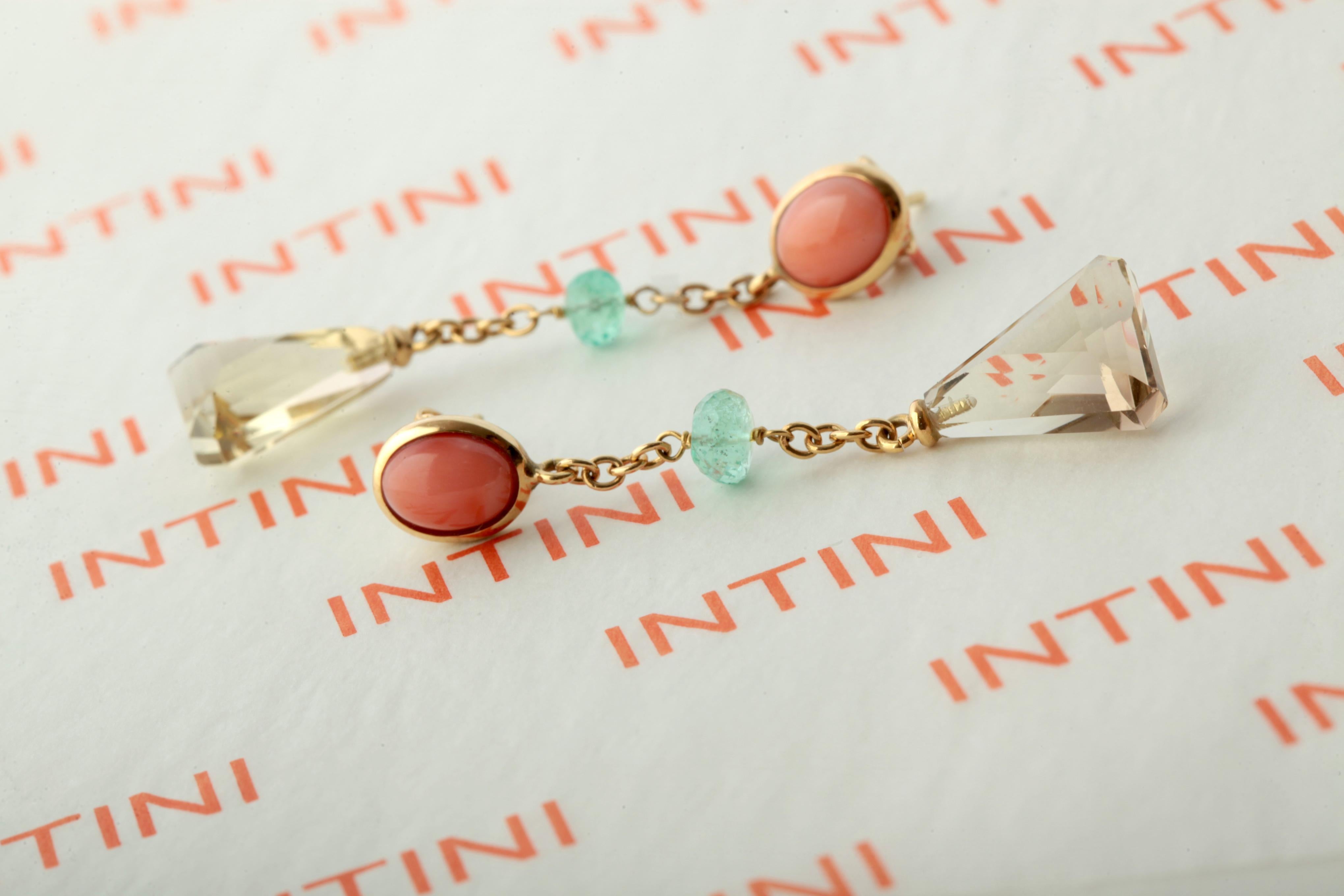 Ohrhänger mit Smaragd, Citrin, Quarz und rosa Koralle aus 18 Karat Gelbgold (Gemischter Schliff) im Angebot