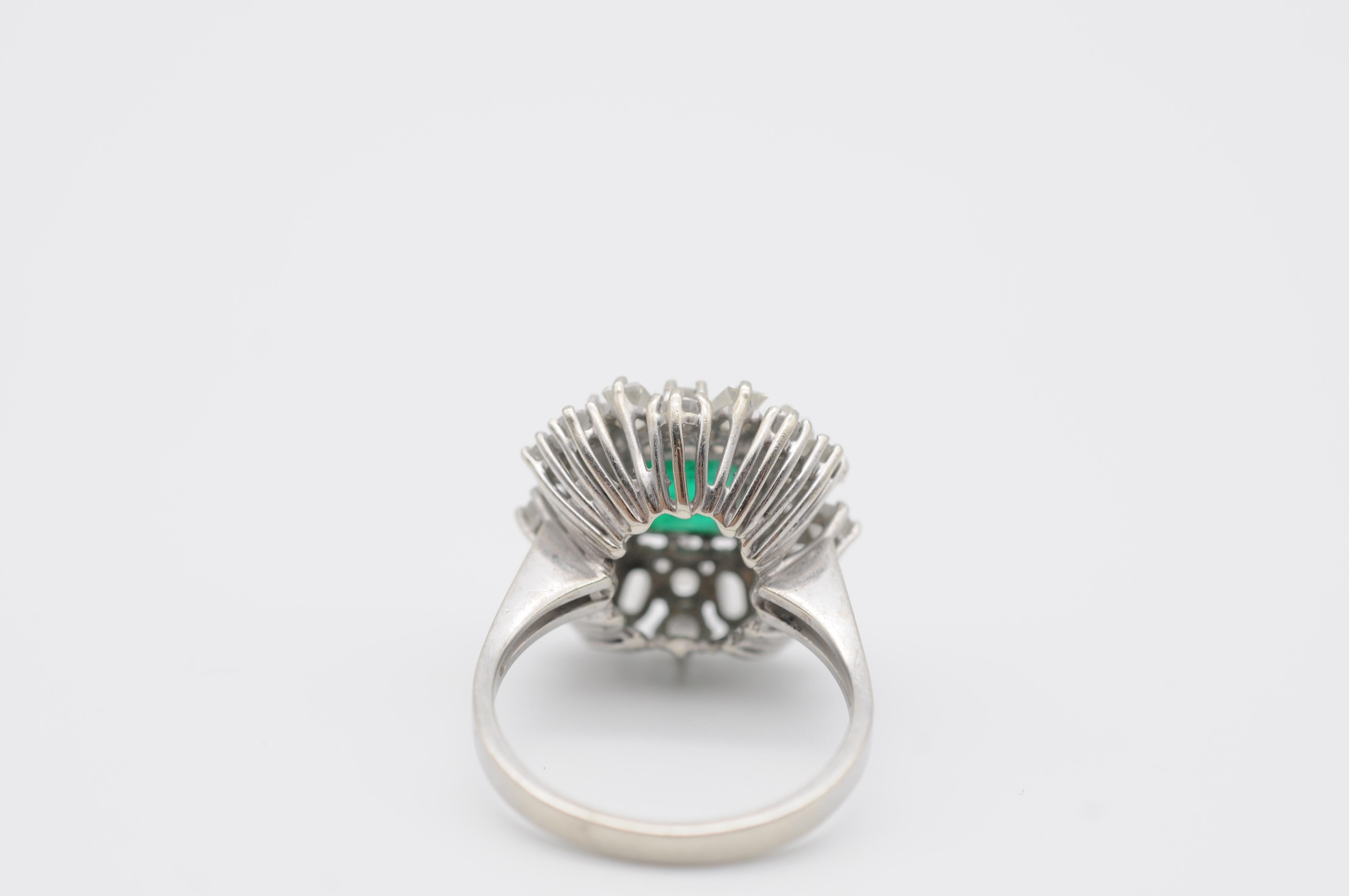  Emerald cluster Ring with Diamonds in 14k white gold For Sale 8