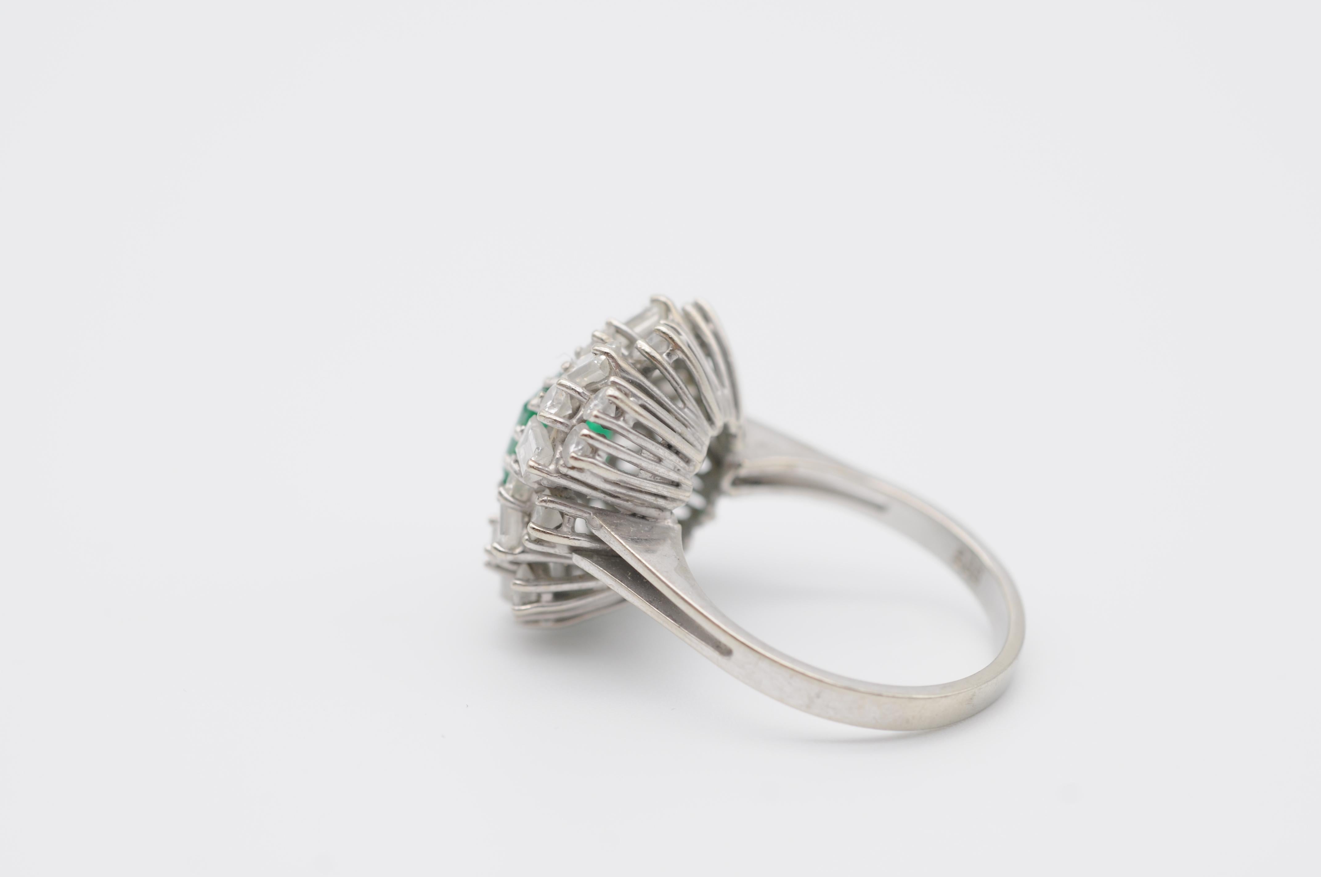  Emerald cluster Ring with Diamonds in 14k white gold For Sale 9