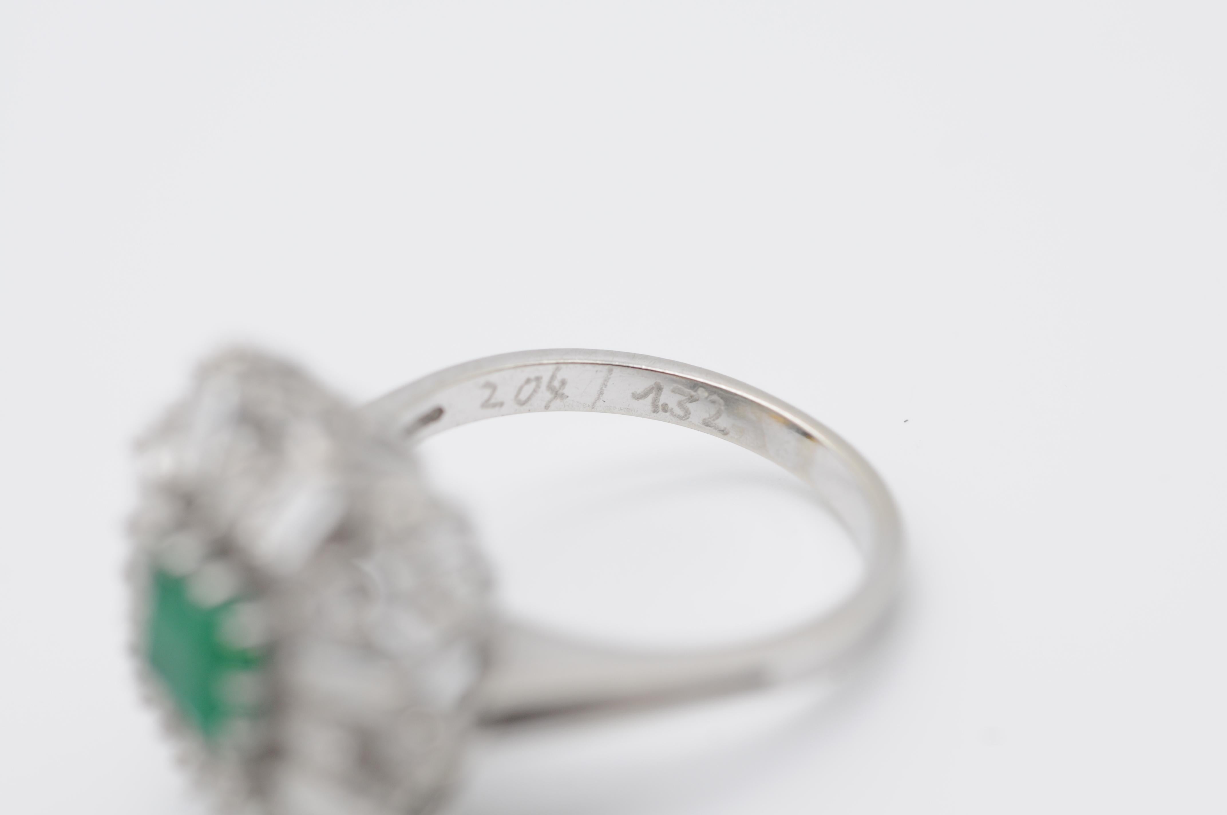  Emerald cluster Ring with Diamonds in 14k white gold For Sale 12
