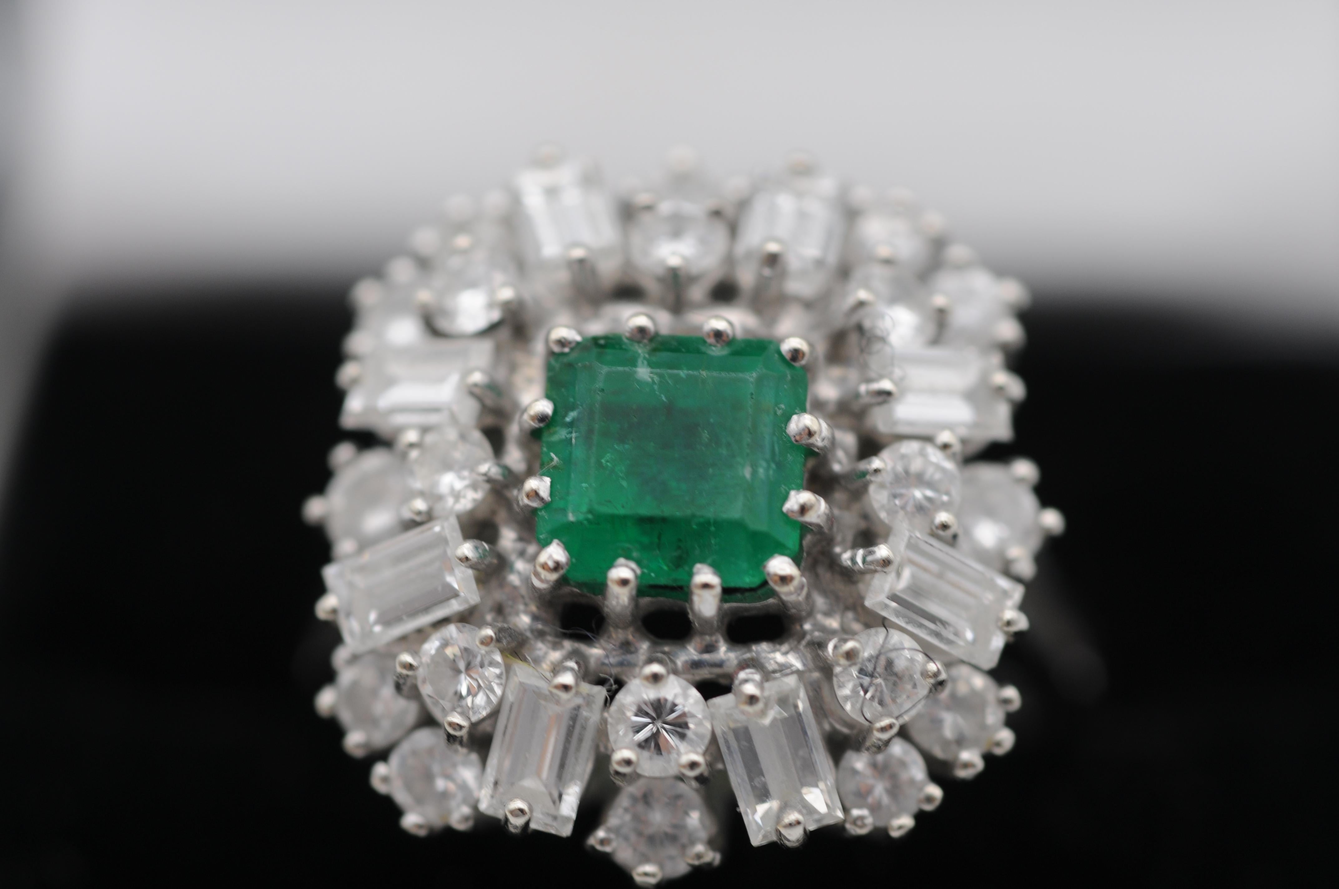 Women's or Men's Emerald cluster Ring with Diamonds in 14k white gold For Sale