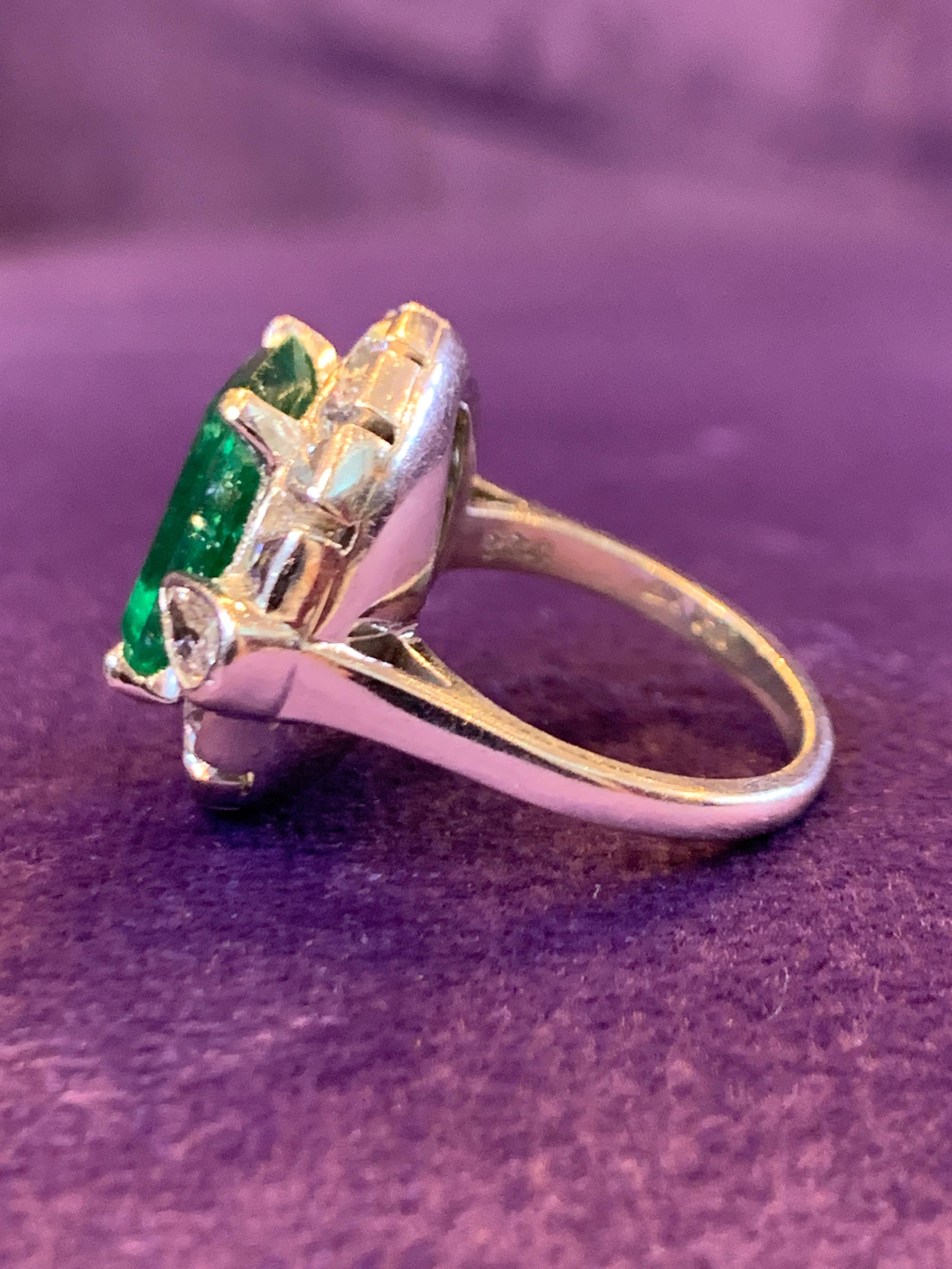 Emerald Cocktail Ring In Excellent Condition For Sale In New York, NY