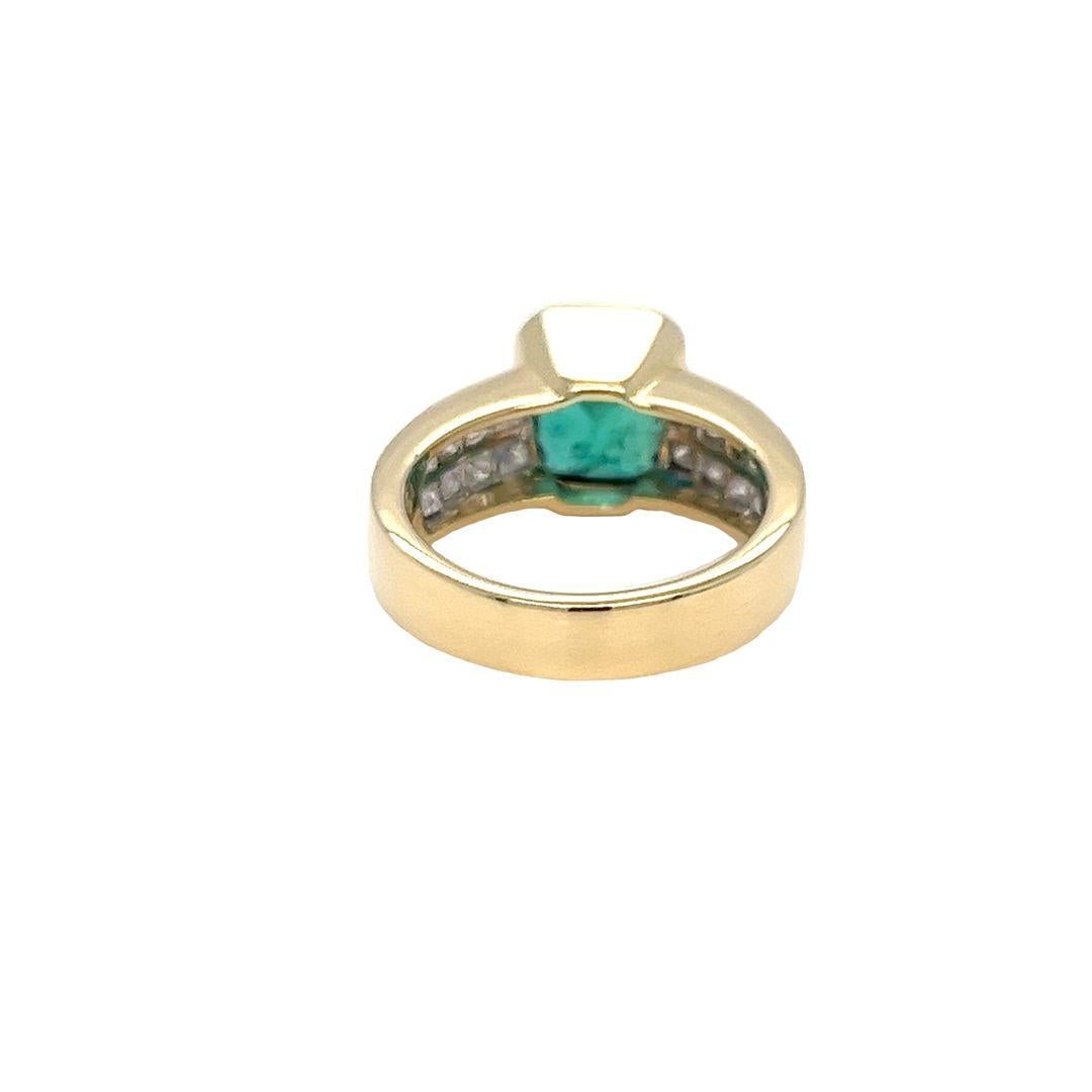 Bague cocktail sertie dans un chaton en or jaune 18 carats avec accents de diamants Pour femmes en vente