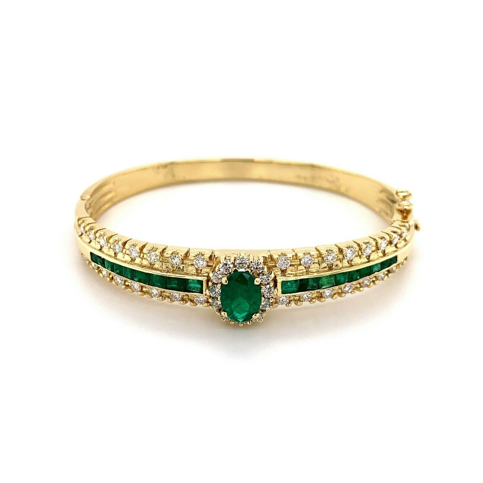 Emerald Colombian & Diamond 3.45ct T.W. Estate Bracelet Value Est: $ 14750+TAX

Main Stone: Natural Green Emerald Carat Weight:  1.95 CT T.W.

Shape: Oval & Princess Cuts

Diamond Weight: 1.50 CT T.W.

GEM TYPE: 100% Very Fine Quality Natural
