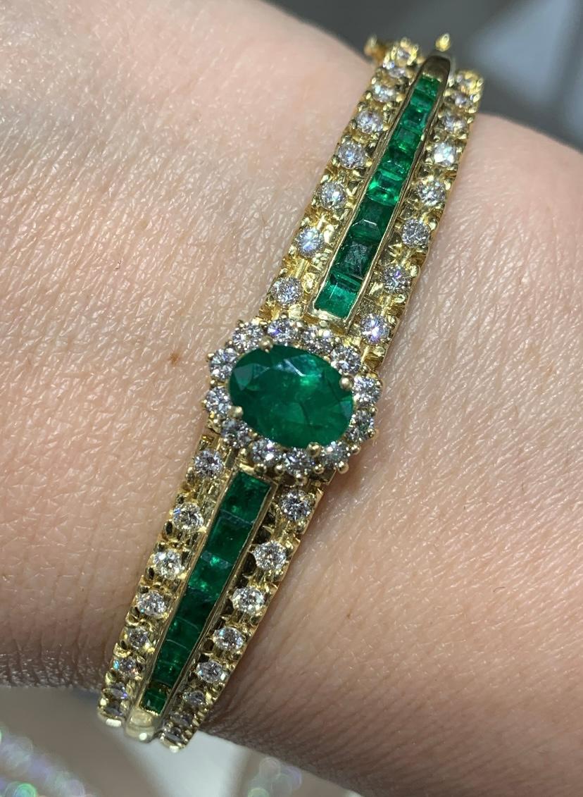 Emerald Colombian & Diamond 3.45ct T.W. Estate Bracelet  In Excellent Condition In New York, NY