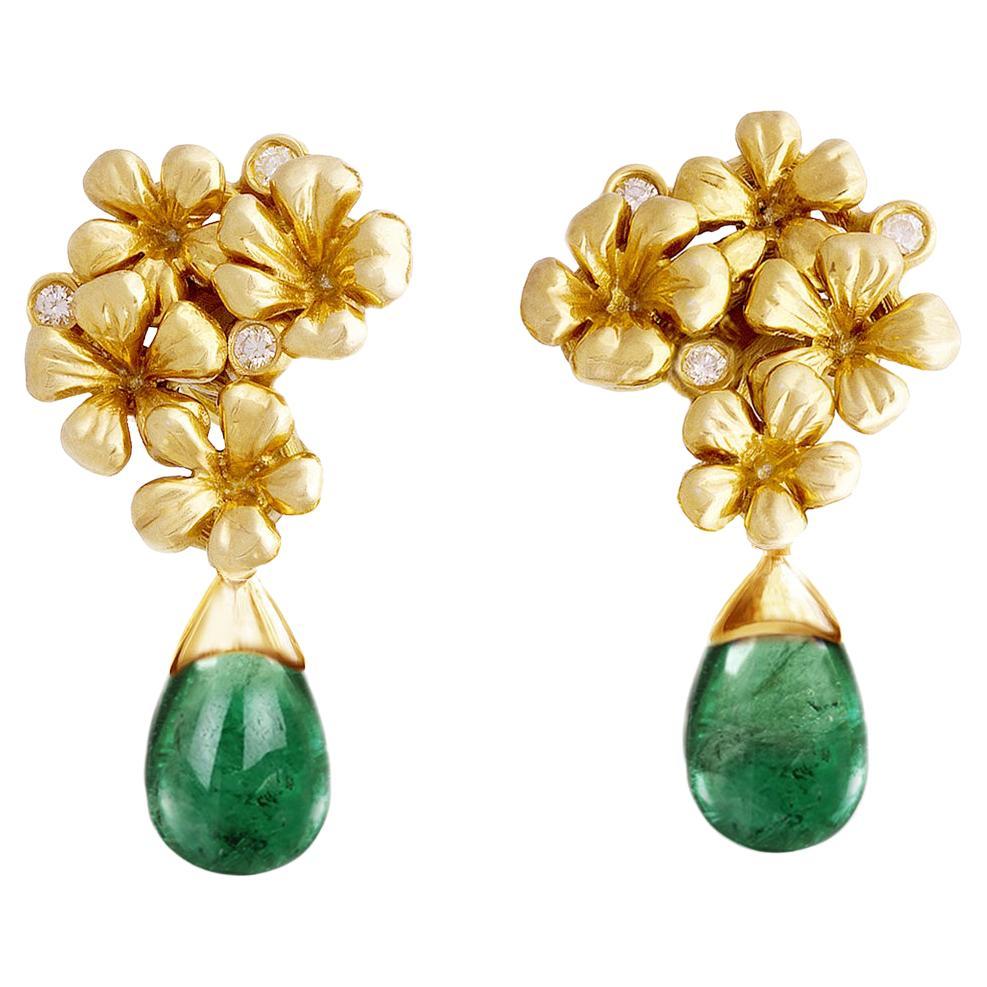 Emerald Contemporary Stud Earrings in Eighteen Karat Yellow Gold with Diamonds
