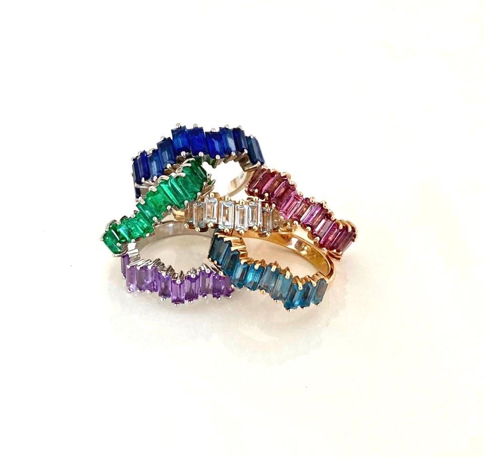 18 Karat White Gold Colombian Emerald Band For Sale 5