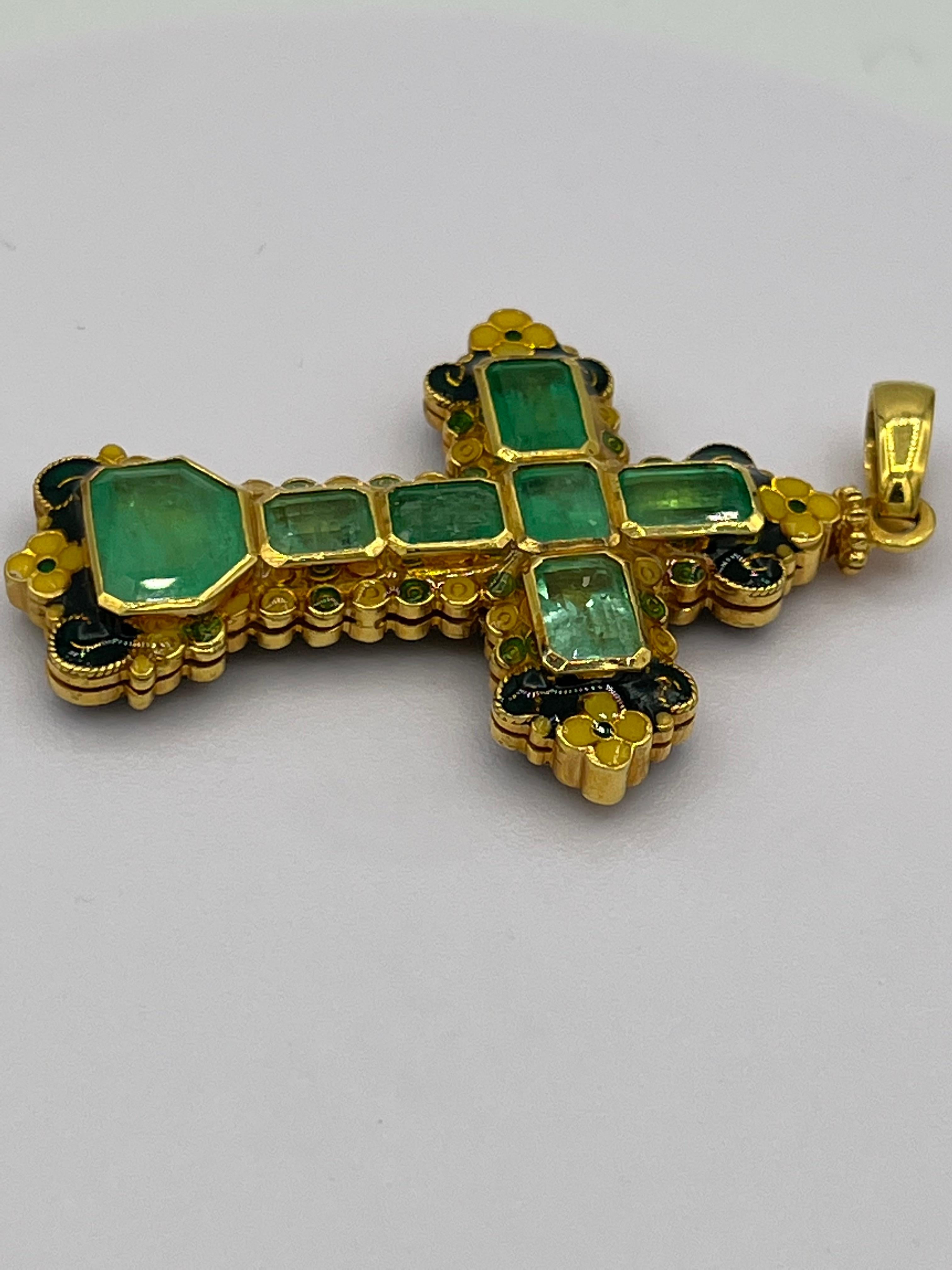 Women's or Men's Emerald Cross Enamel 18 K