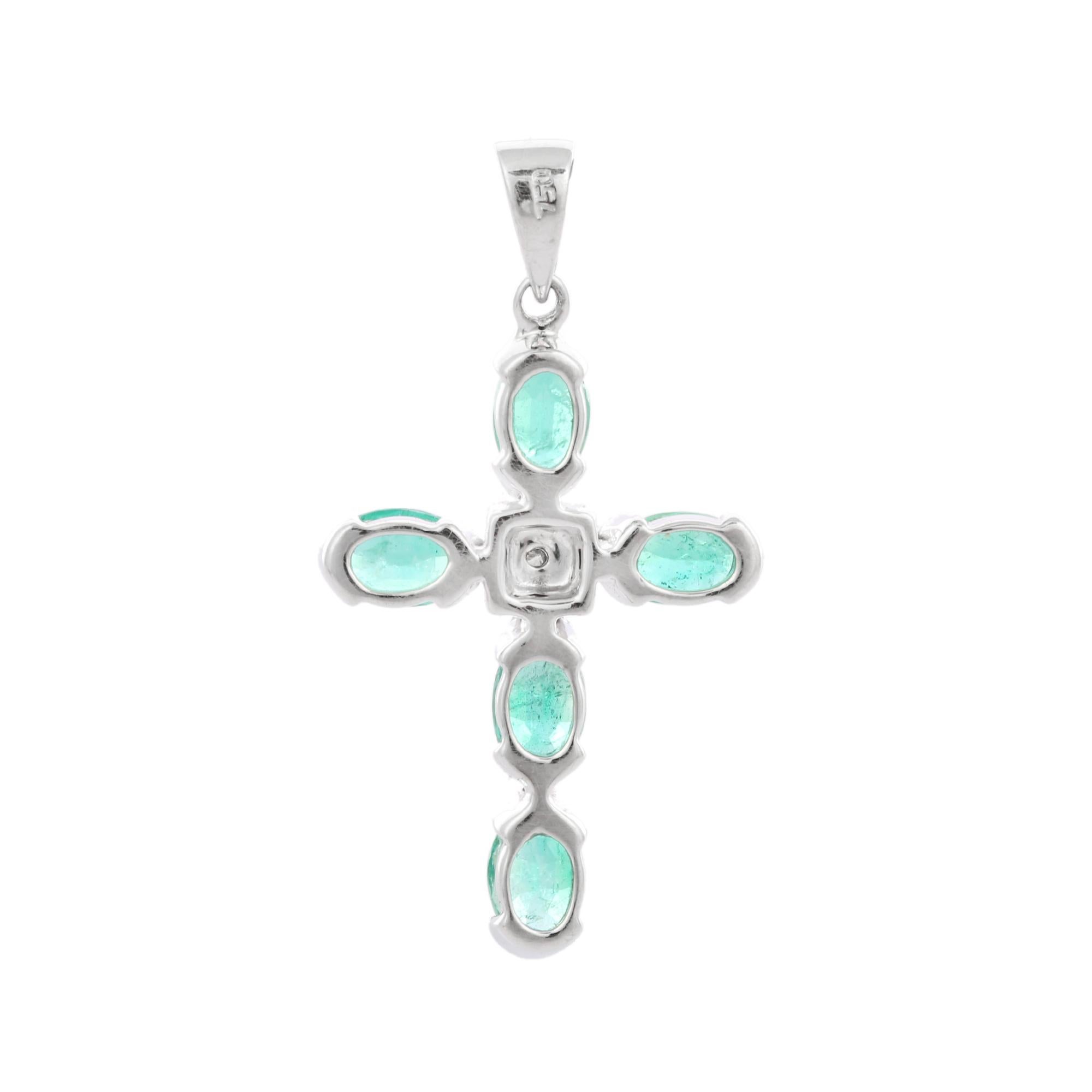 Art Deco Emerald Cross Pendant with Diamond in 18K White Gold For Sale