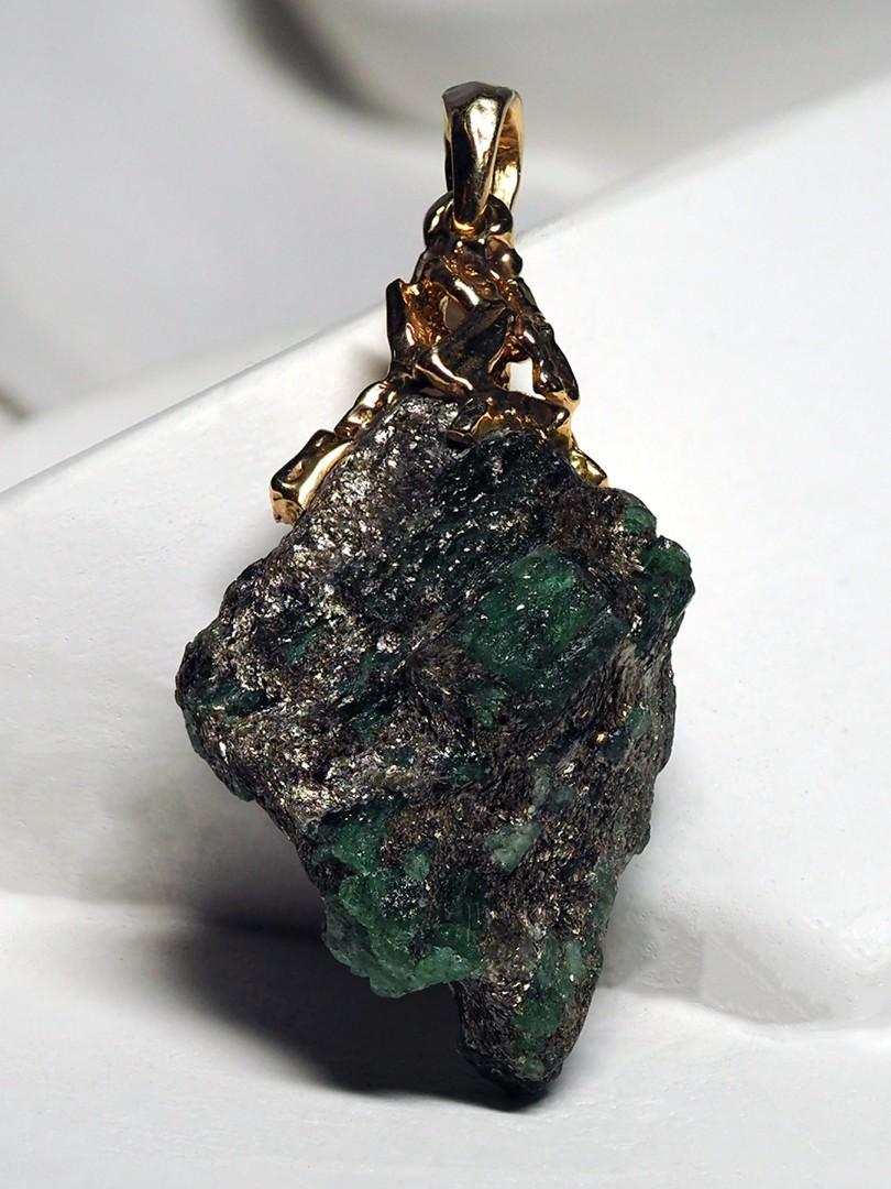 Cristales de Esmeralda Colgante de Oro Piedra Verde Bruta Natural Joyería curativa regalo lotr en venta 5