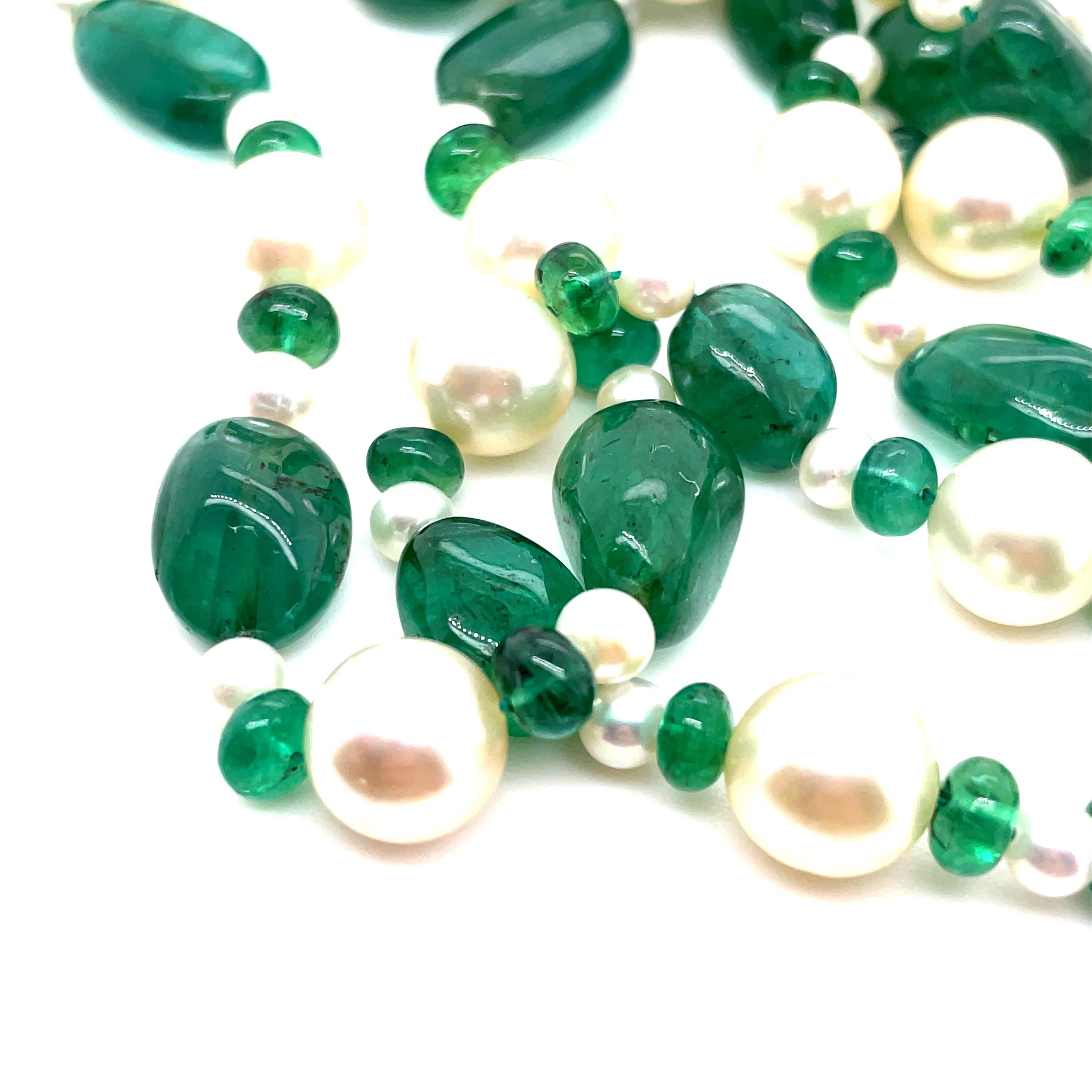 Women's Emerald Cts 144.96 and South Sea Pearl Beaded Necklace with 18k White Gold Clasp For Sale