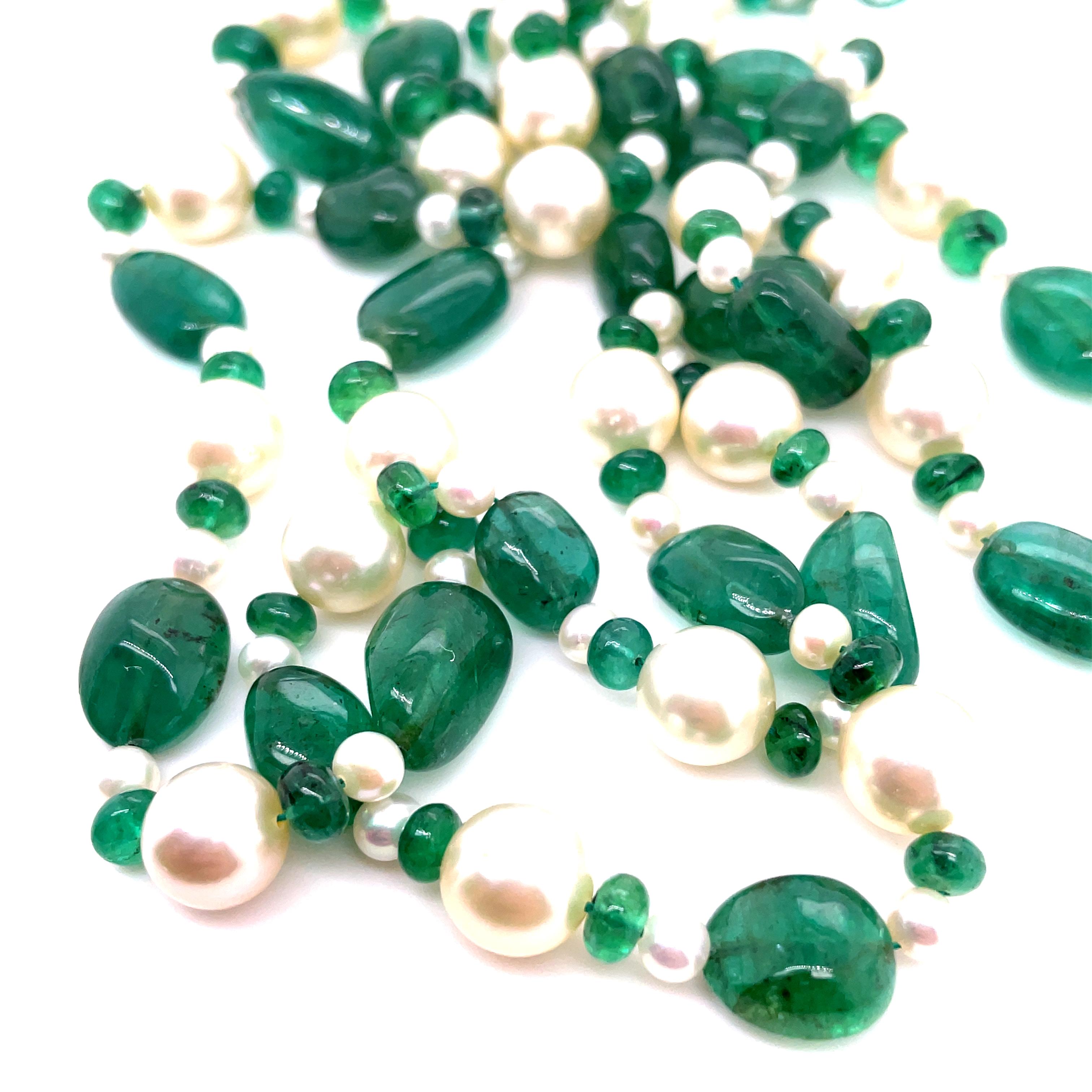 Emerald Cts 144.96 and South Sea Pearl Beaded Necklace with 18k White Gold Clasp For Sale 2