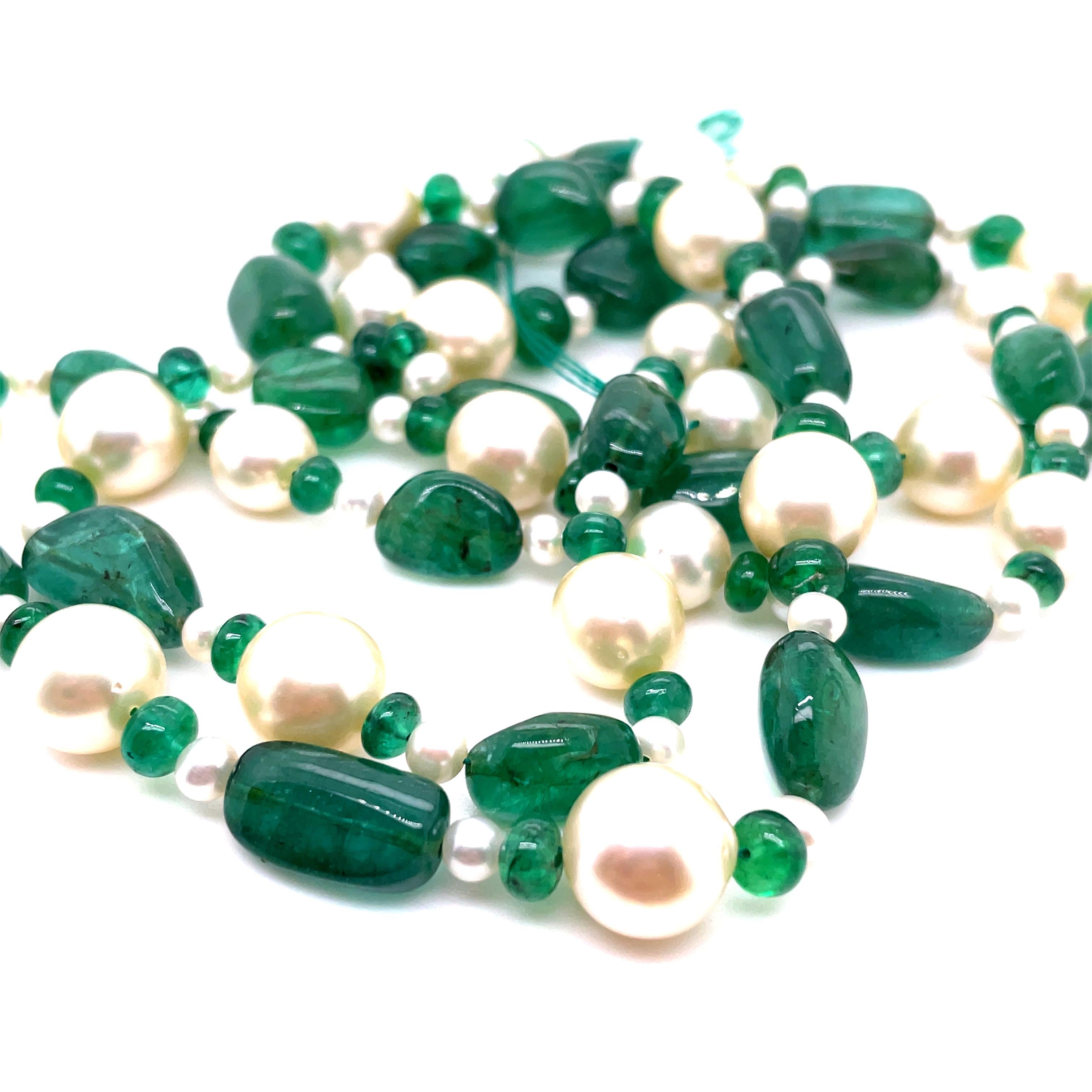 Collana con perline di smeraldo 188,95 e perle dei mari del sud con chiusura in oro bianco 18k in vendita 2